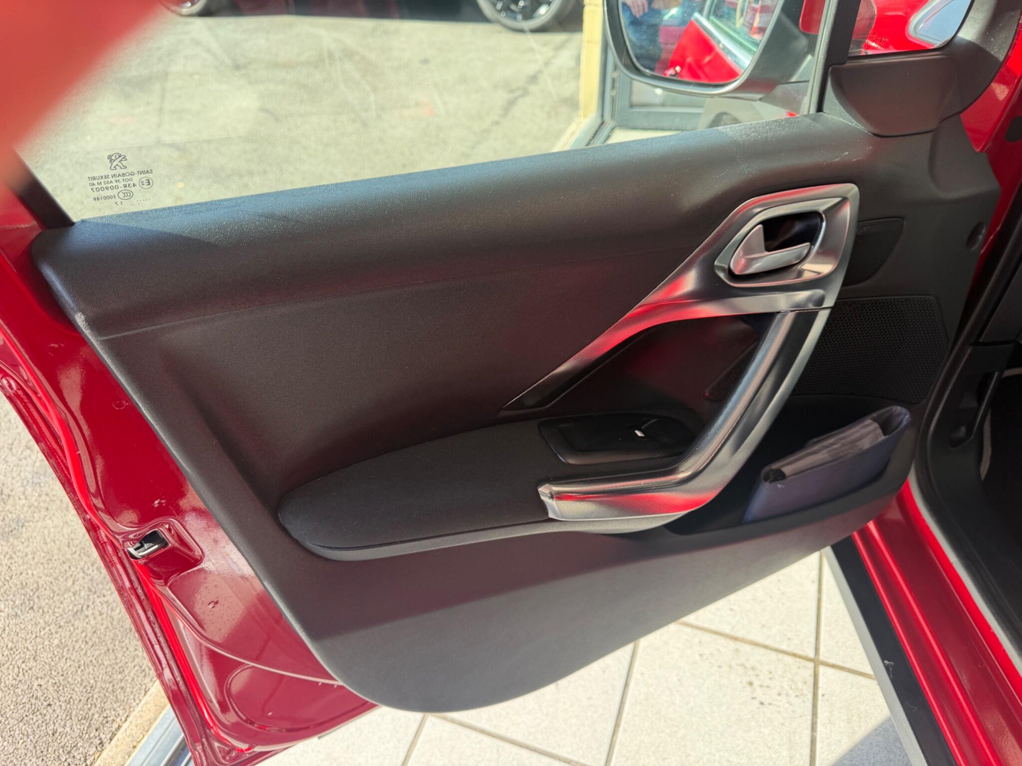 Peugeot 2008 - Image 18
