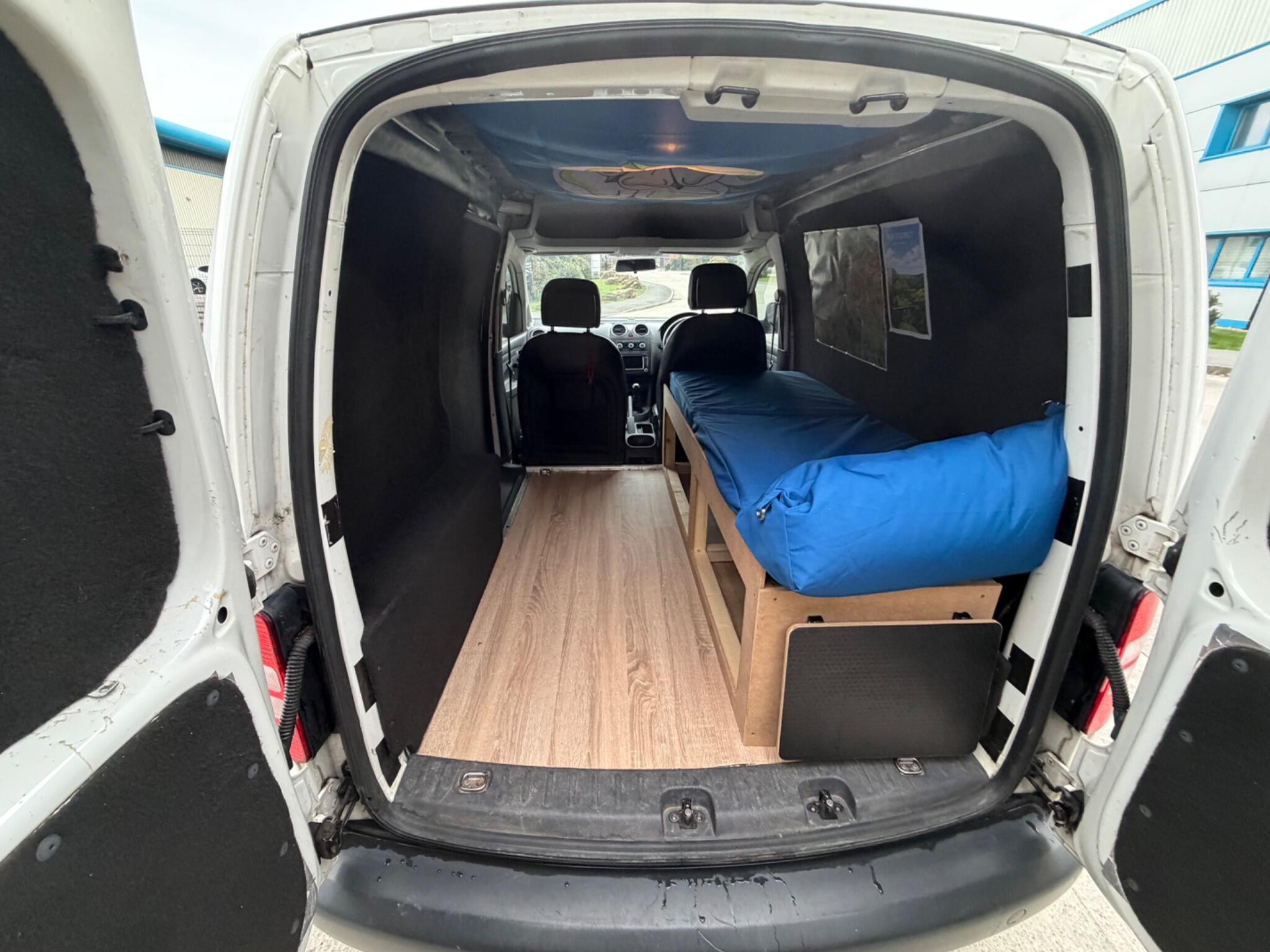 Volkswagen Caddy - Image 10