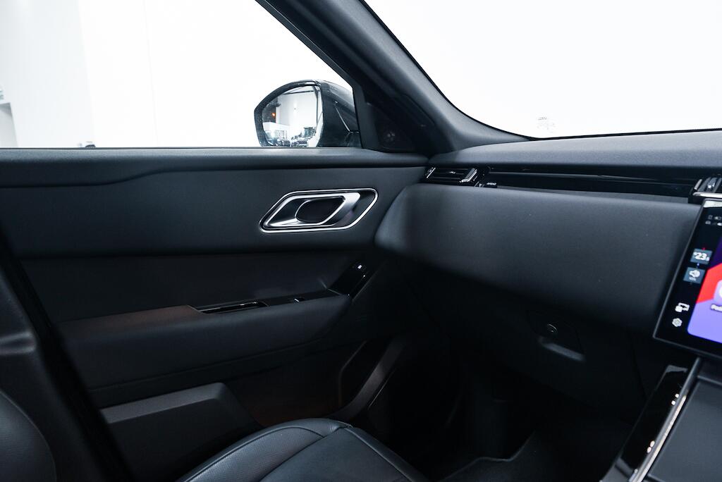 Land Rover Range Rover Velar - Image 14