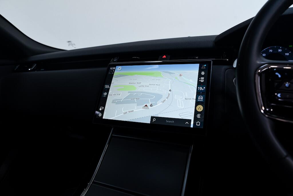 Land Rover Range Rover Velar - Image 17