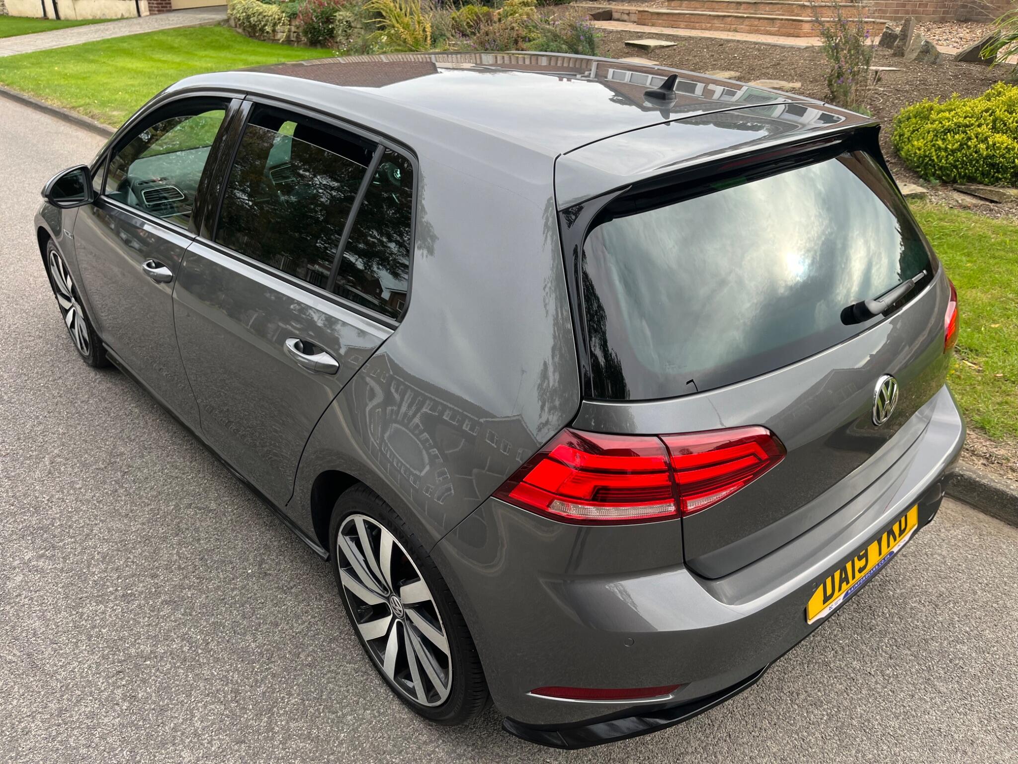Volkswagen Golf - Image 4