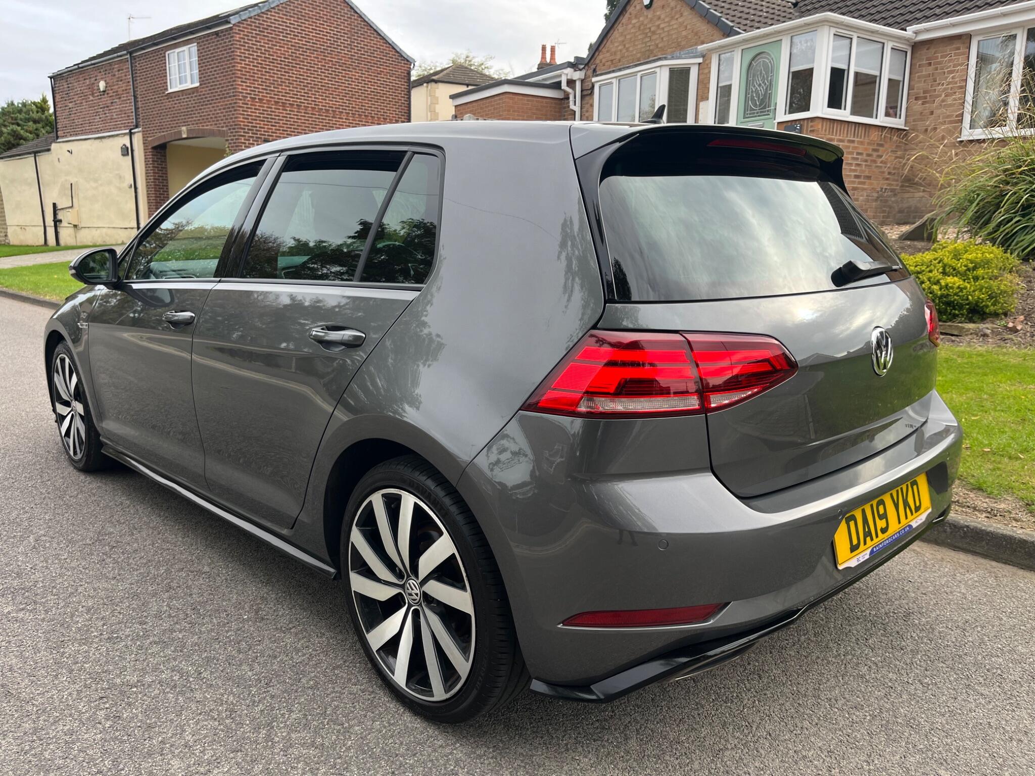 Volkswagen Golf - Image 8