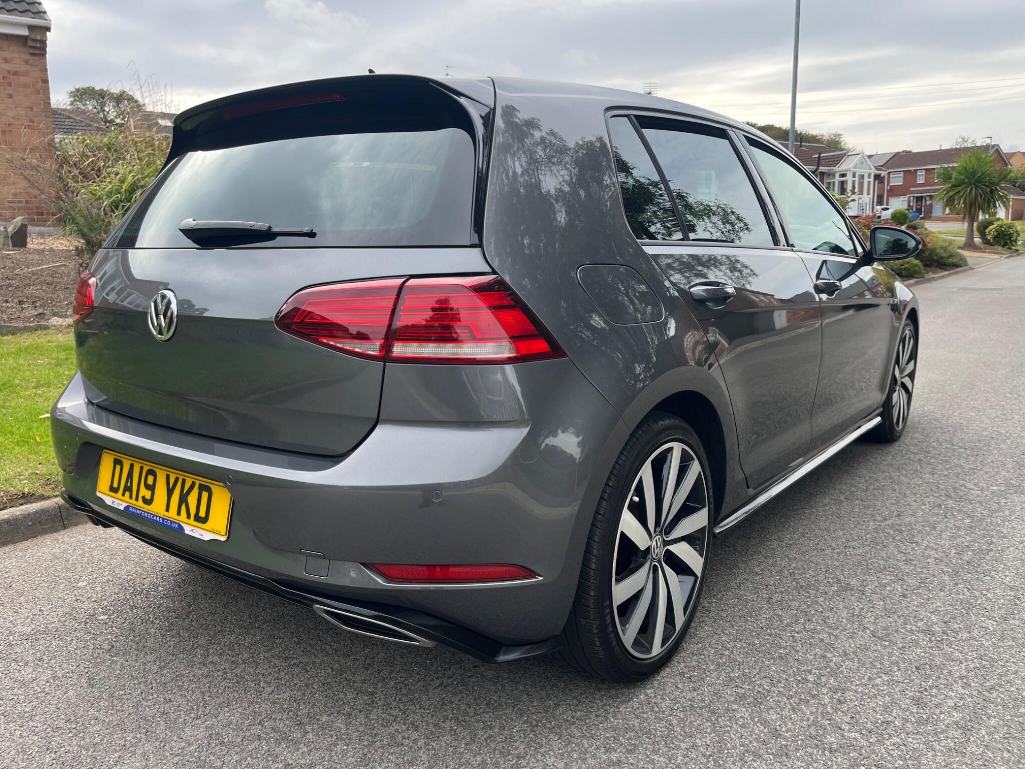 Volkswagen Golf - Image 13