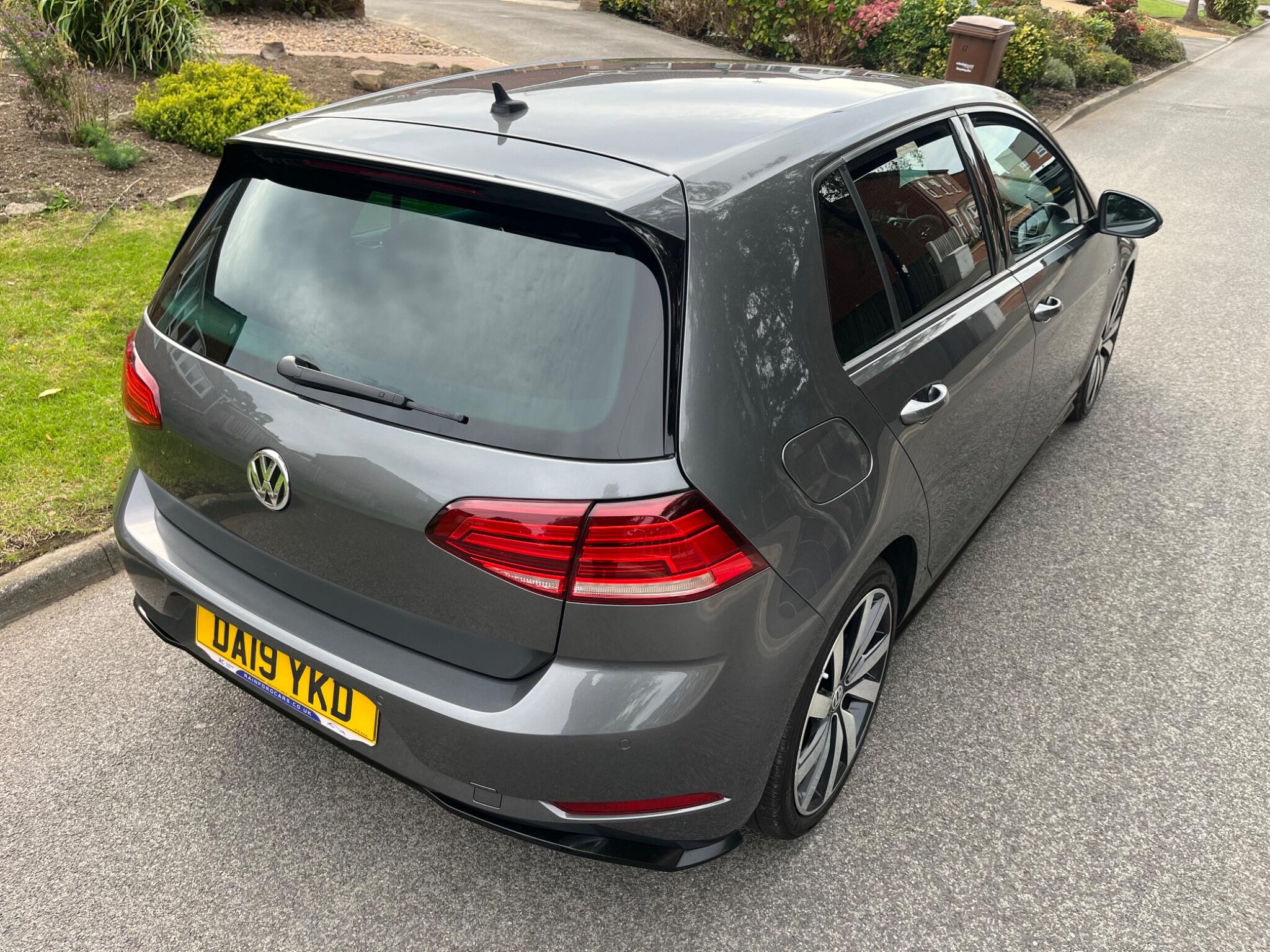 Volkswagen Golf - Image 14