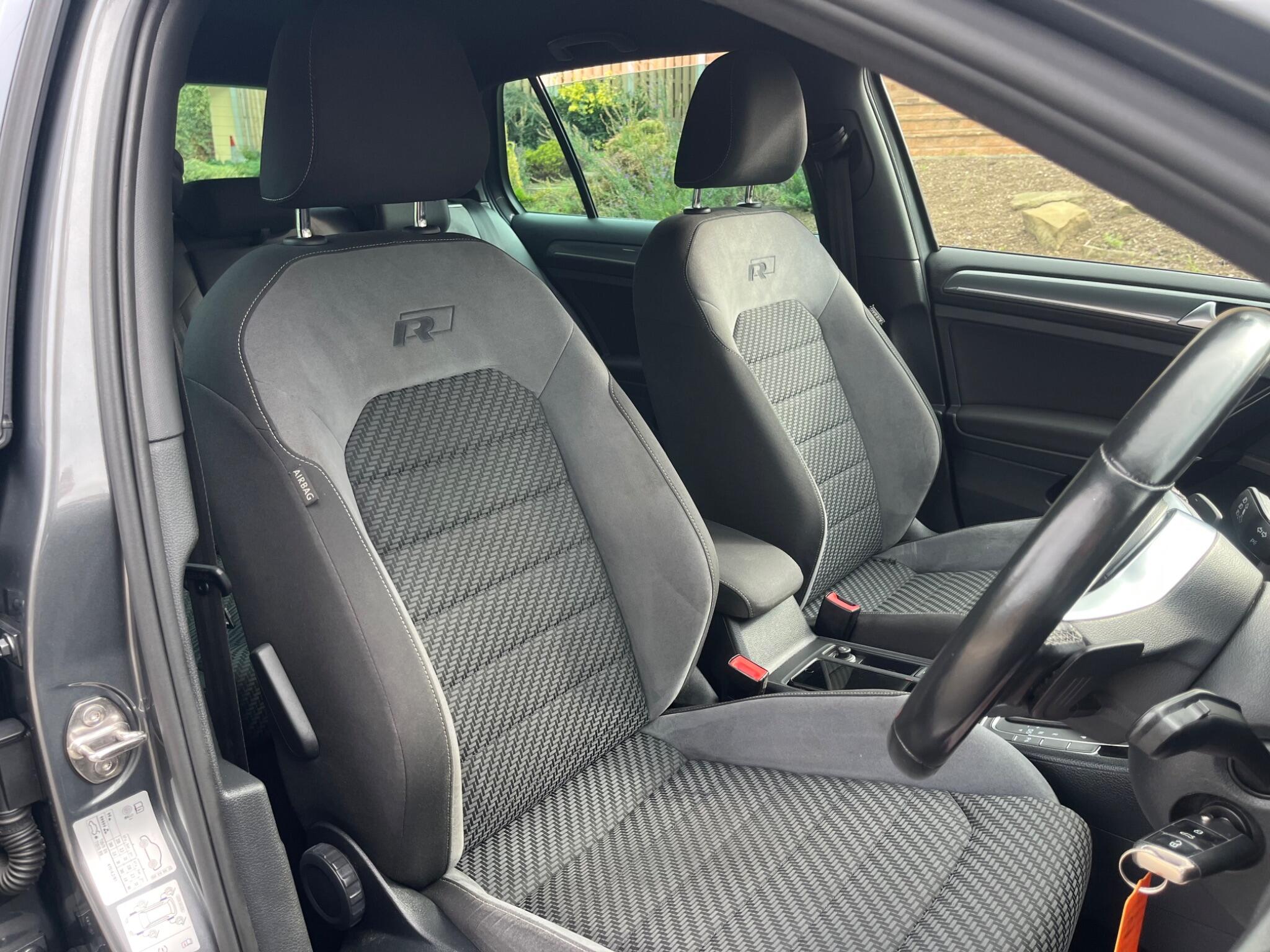 Volkswagen Golf - Image 17