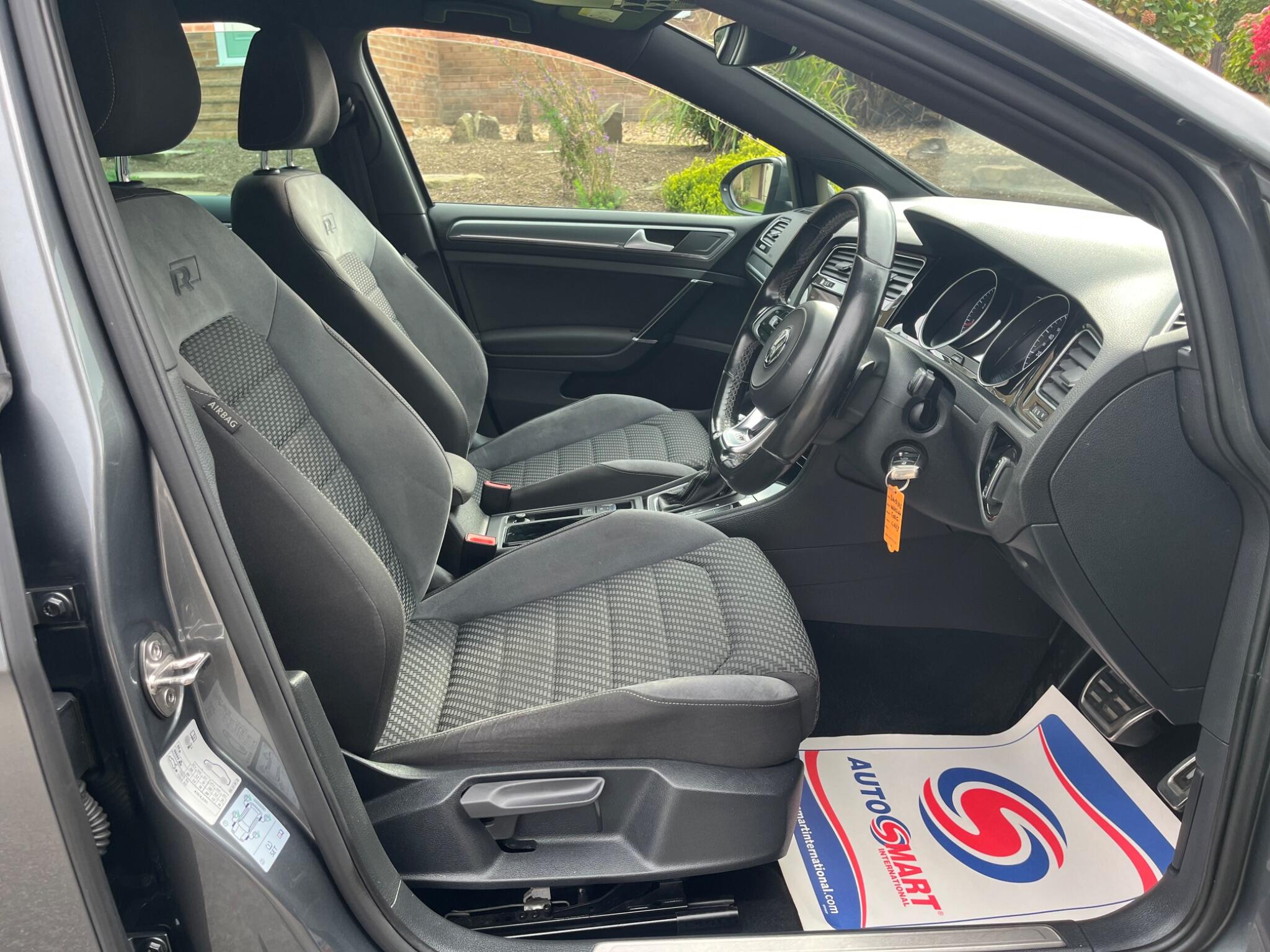 Volkswagen Golf - Image 18