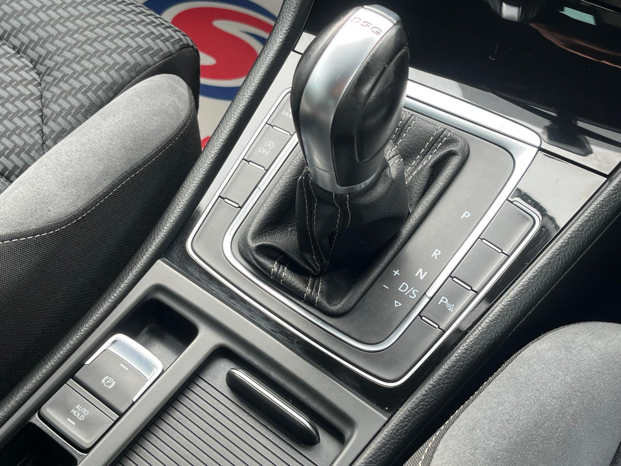 Volkswagen Golf - Image 16
