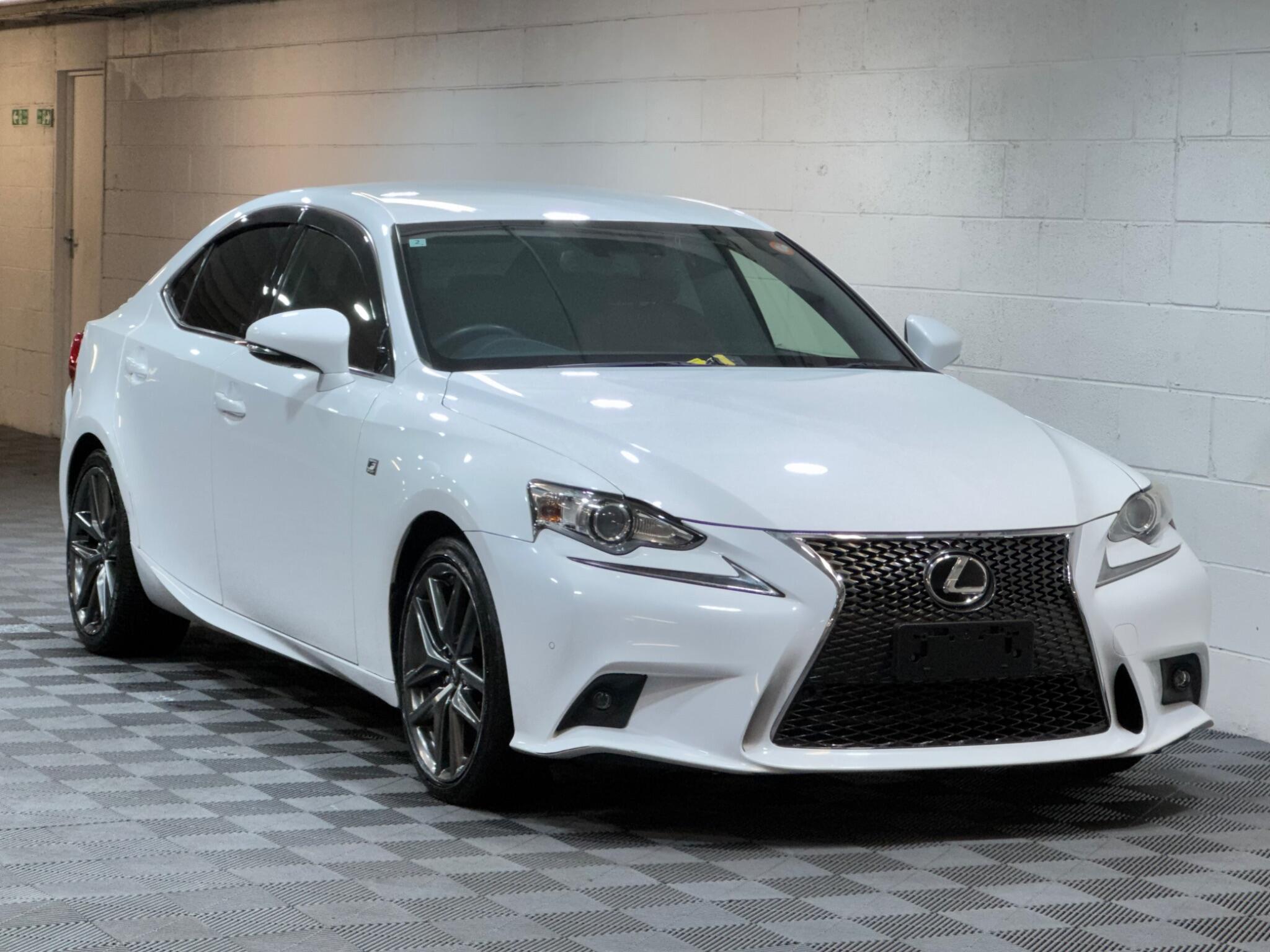 Lexus IS
