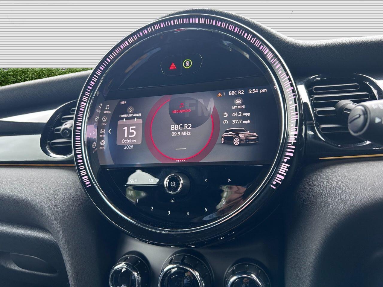 MINI Hatch - Image 4