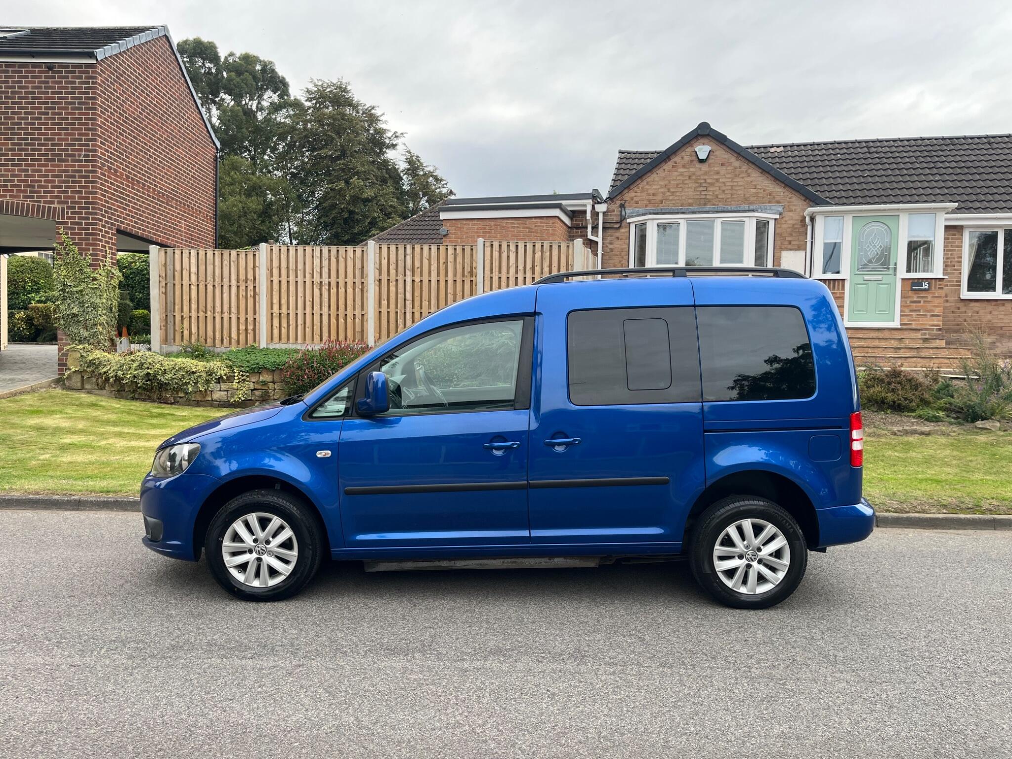 Volkswagen Caddy Life - Image 4