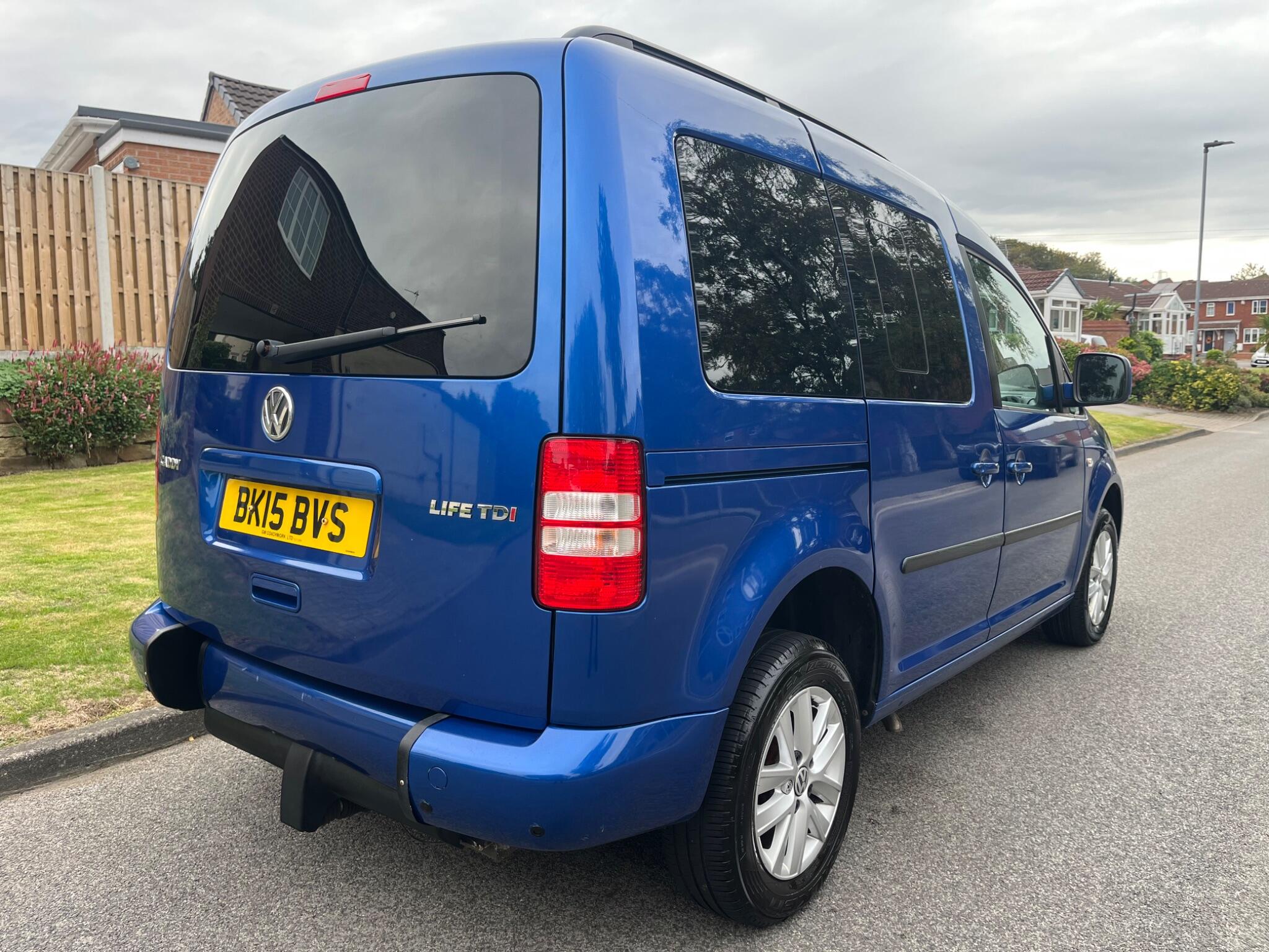 Volkswagen Caddy Life - Image 13