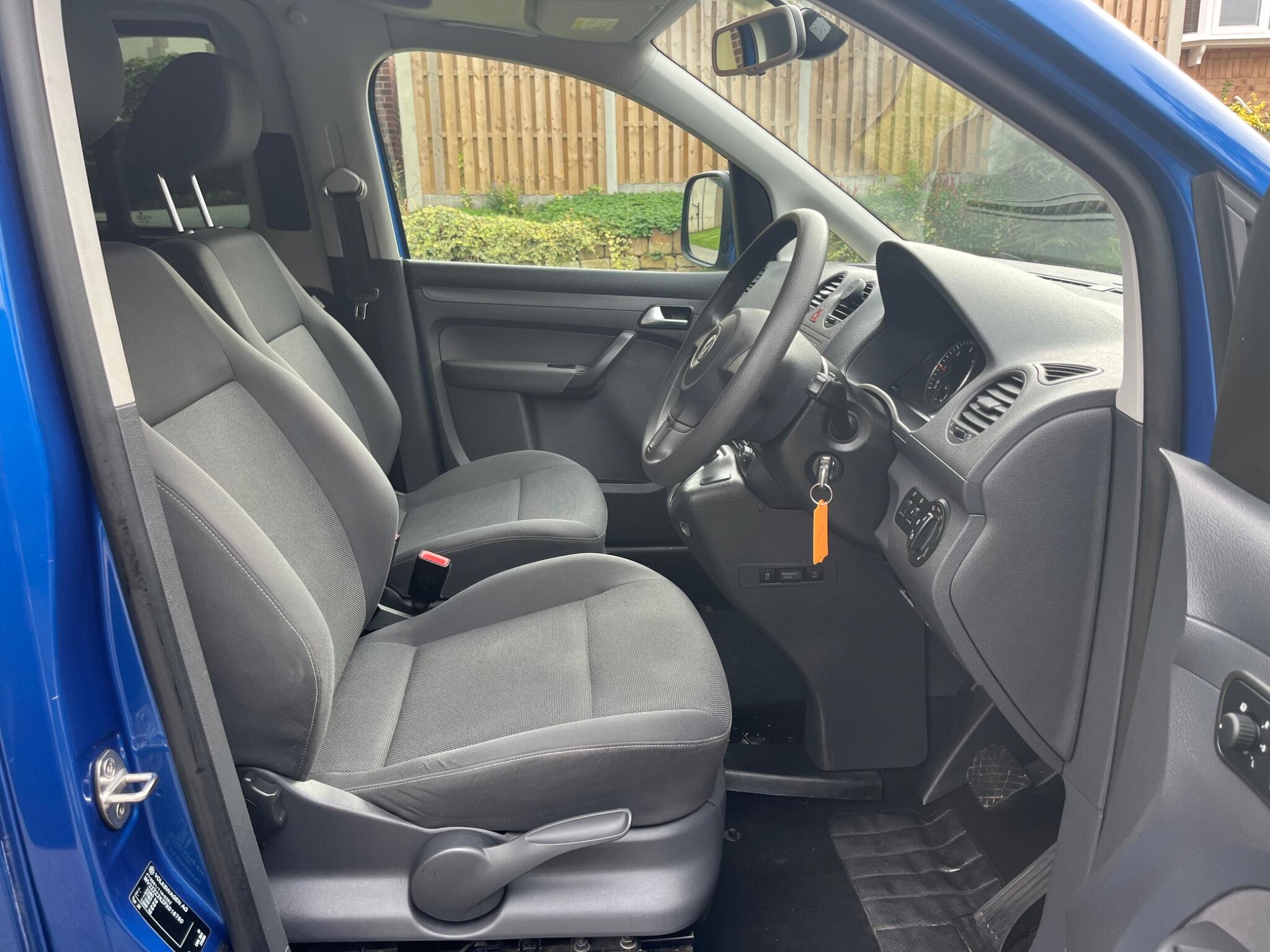Volkswagen Caddy Life - Image 16