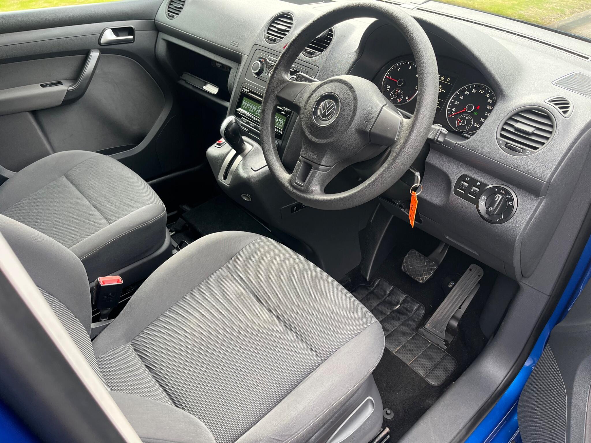 Volkswagen Caddy Life - Image 17