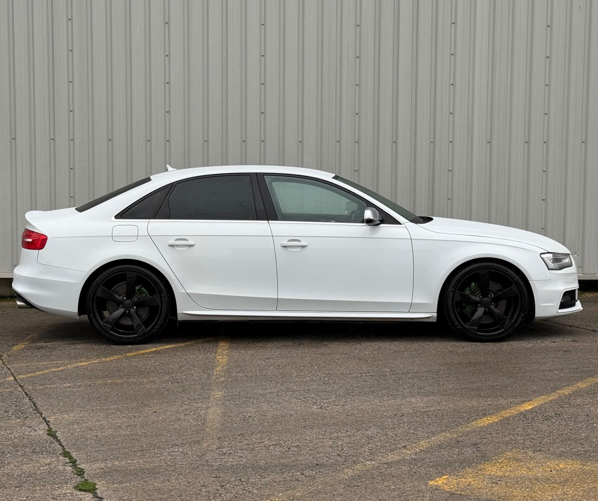 Audi S4 - Image 11