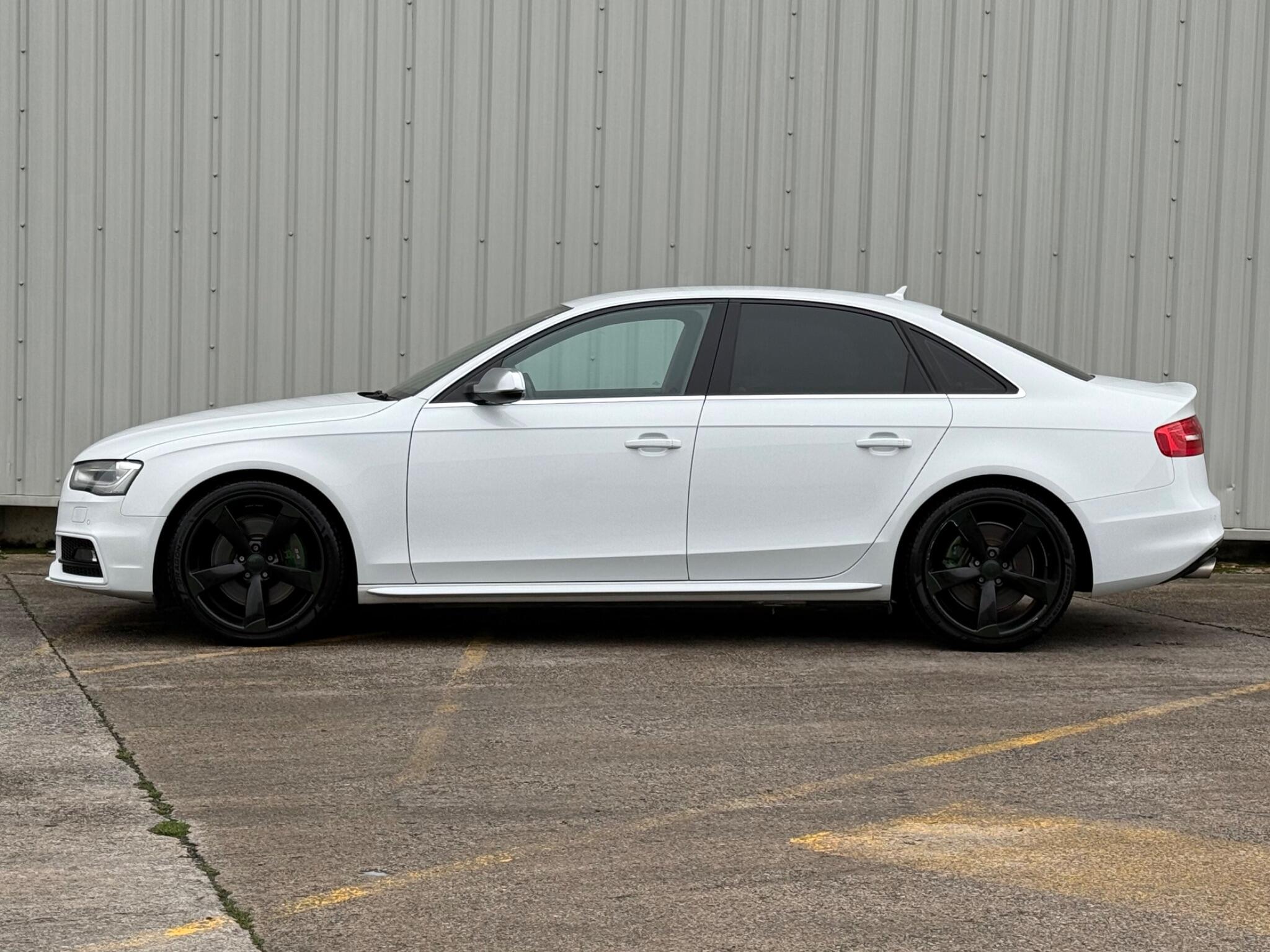 Audi S4 - Image 18