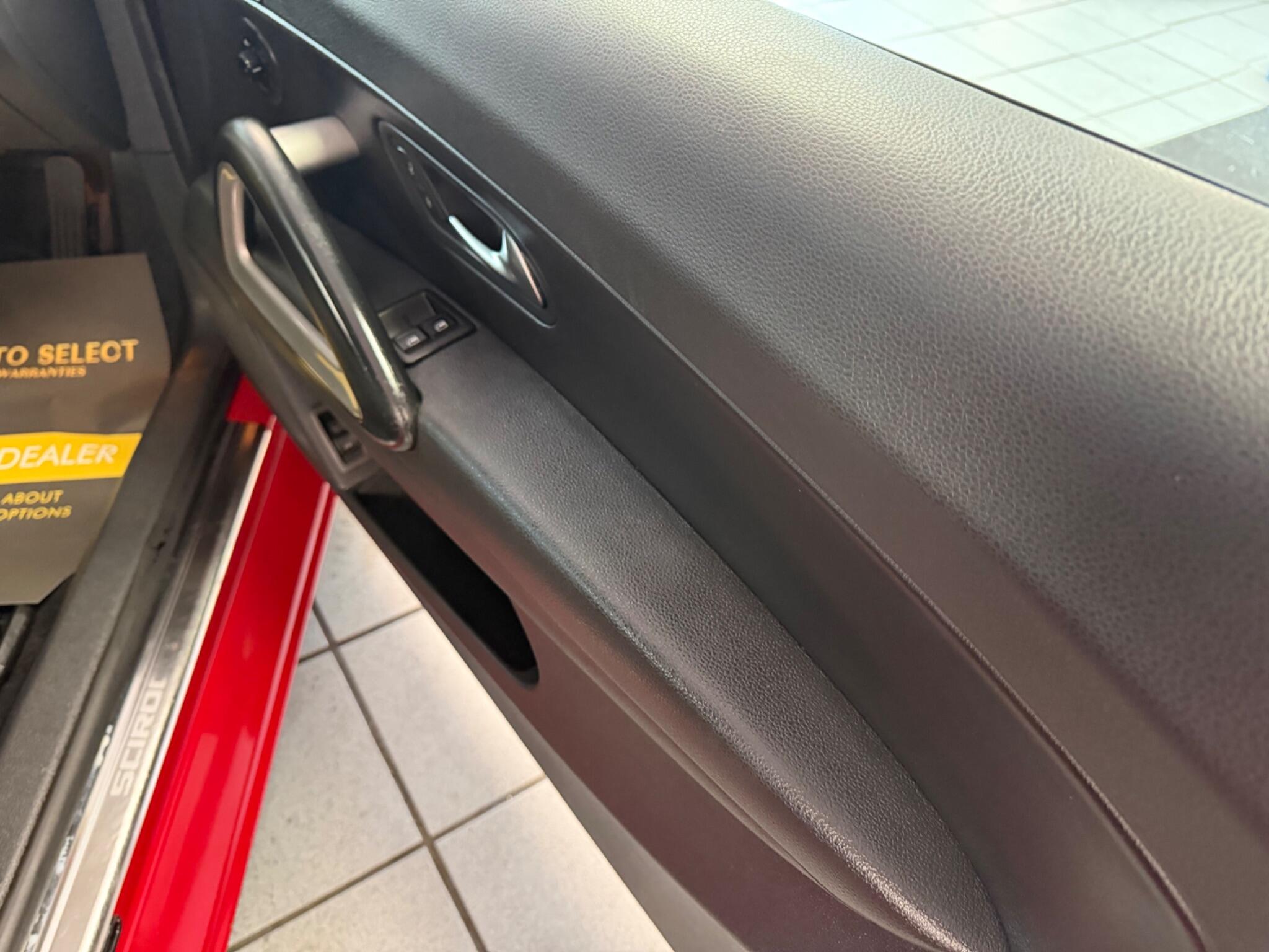 Volkswagen Scirocco - Image 11