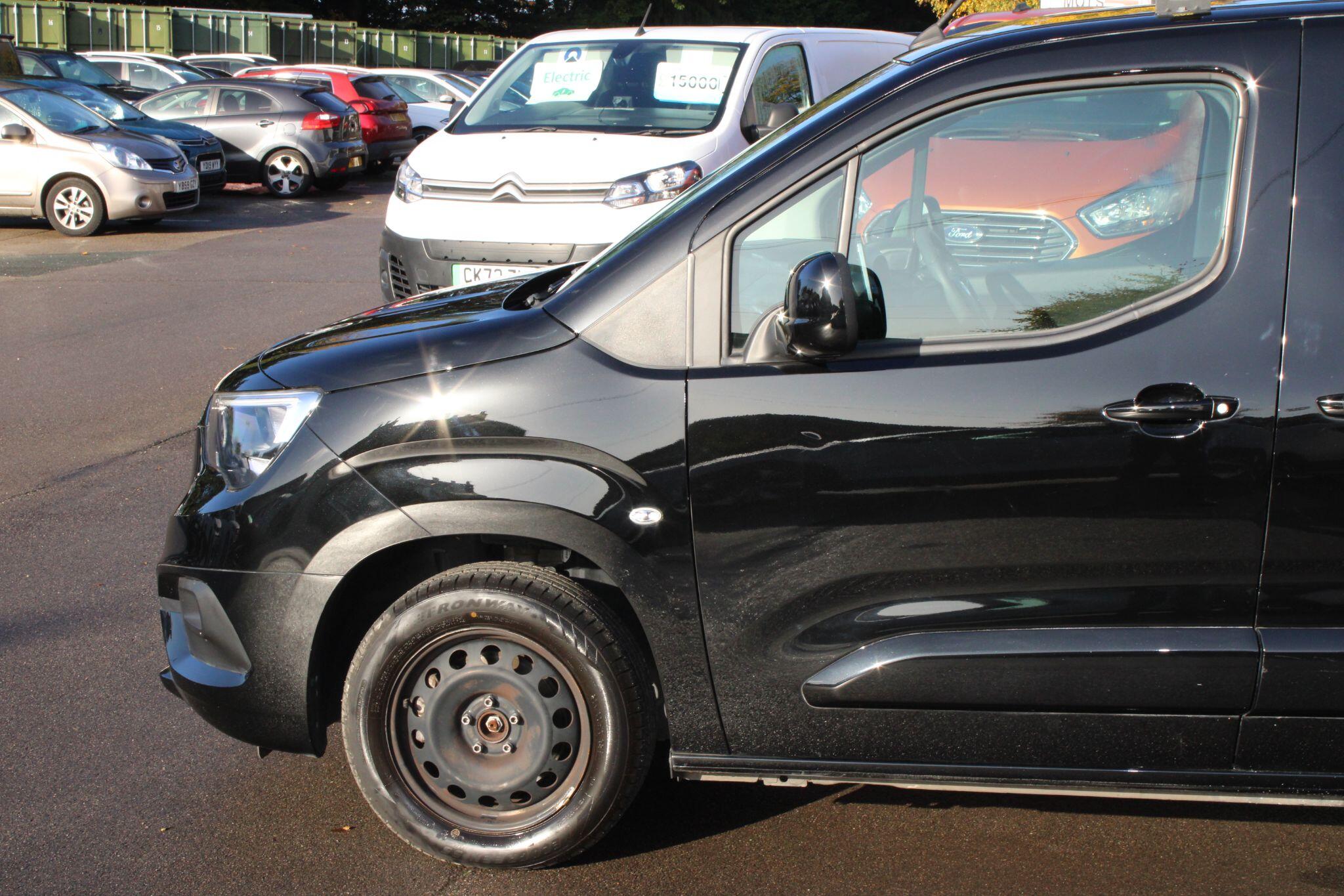 Vauxhall Combo - Image 3