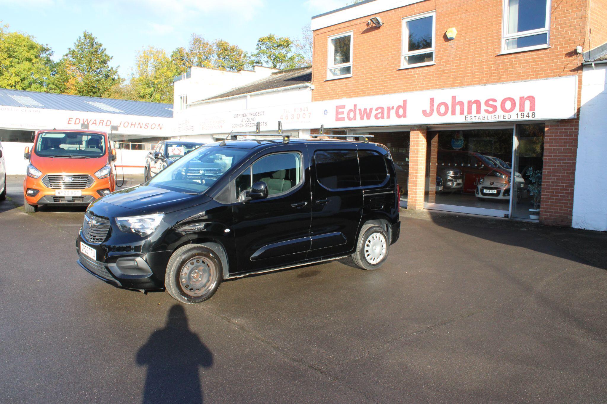 Vauxhall Combo - Image 10