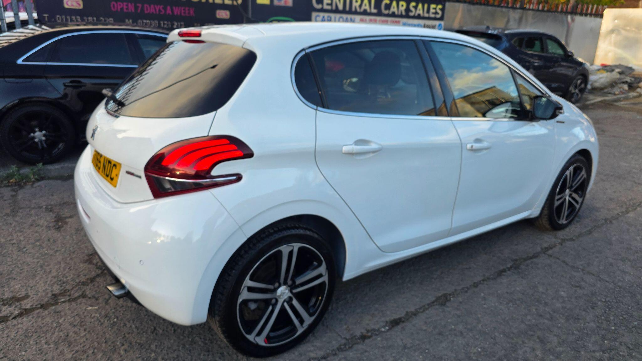Peugeot 208 - Image 7