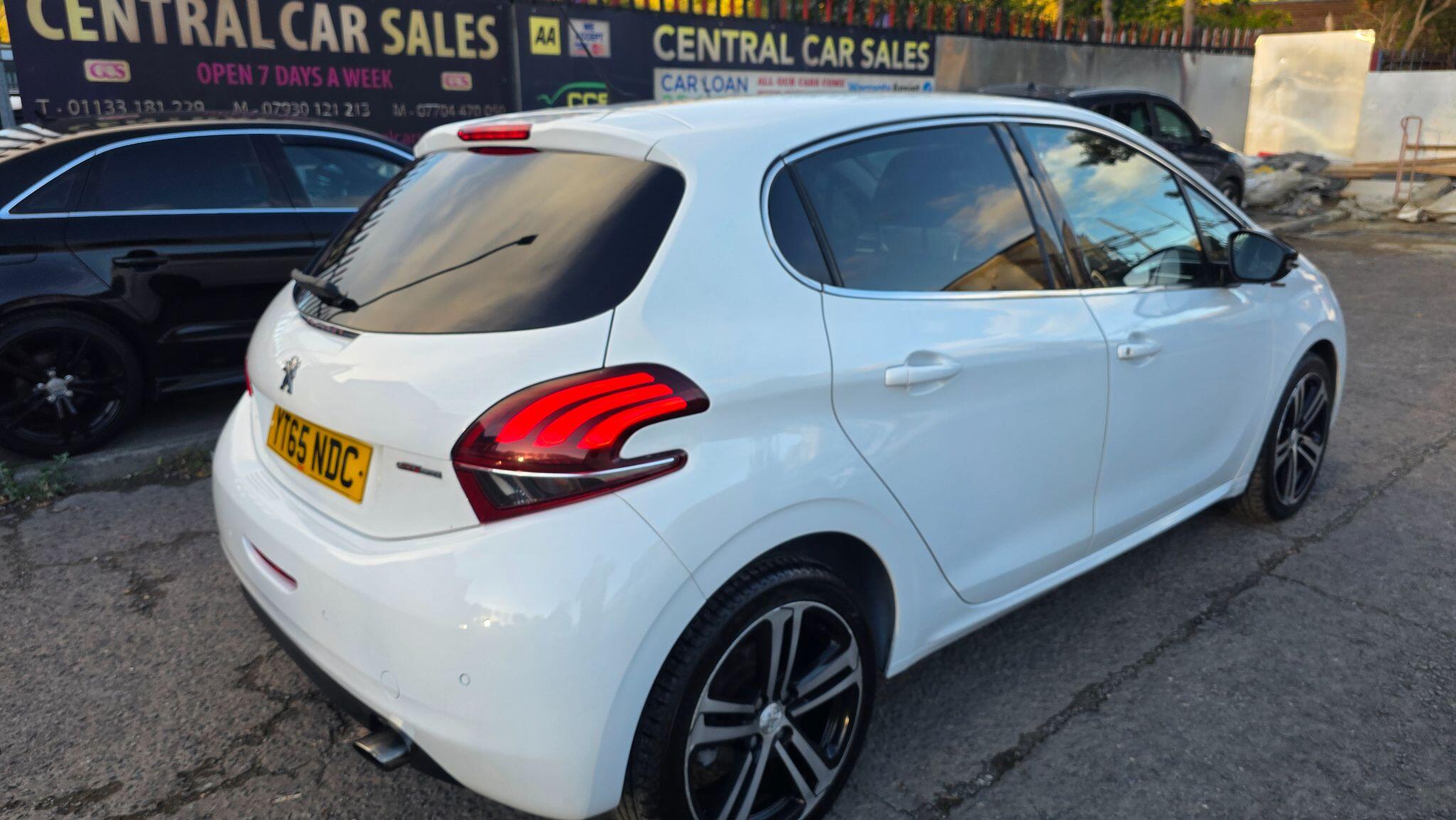 Peugeot 208 - Image 9
