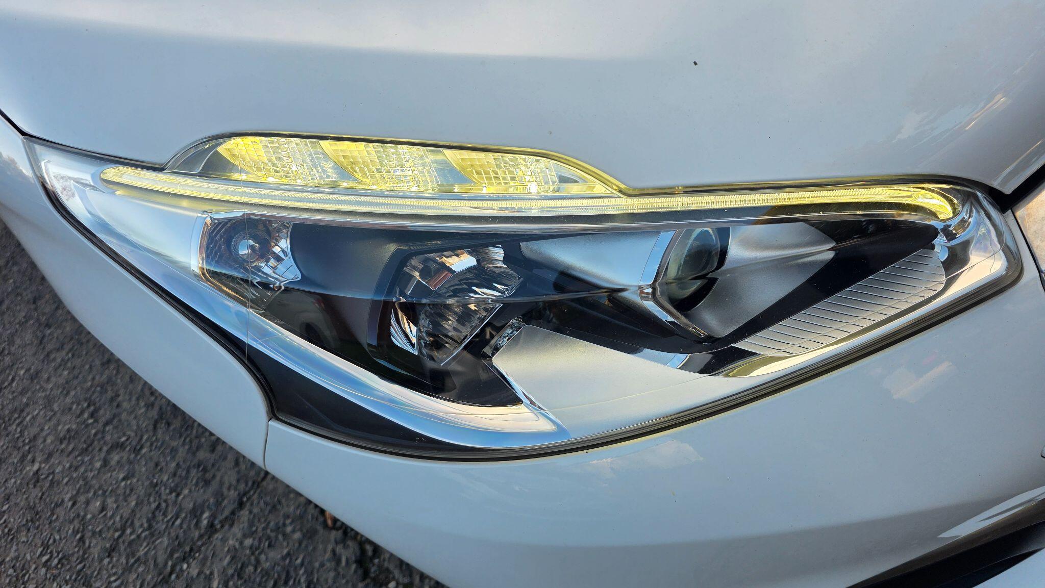 Peugeot 208 - Image 11
