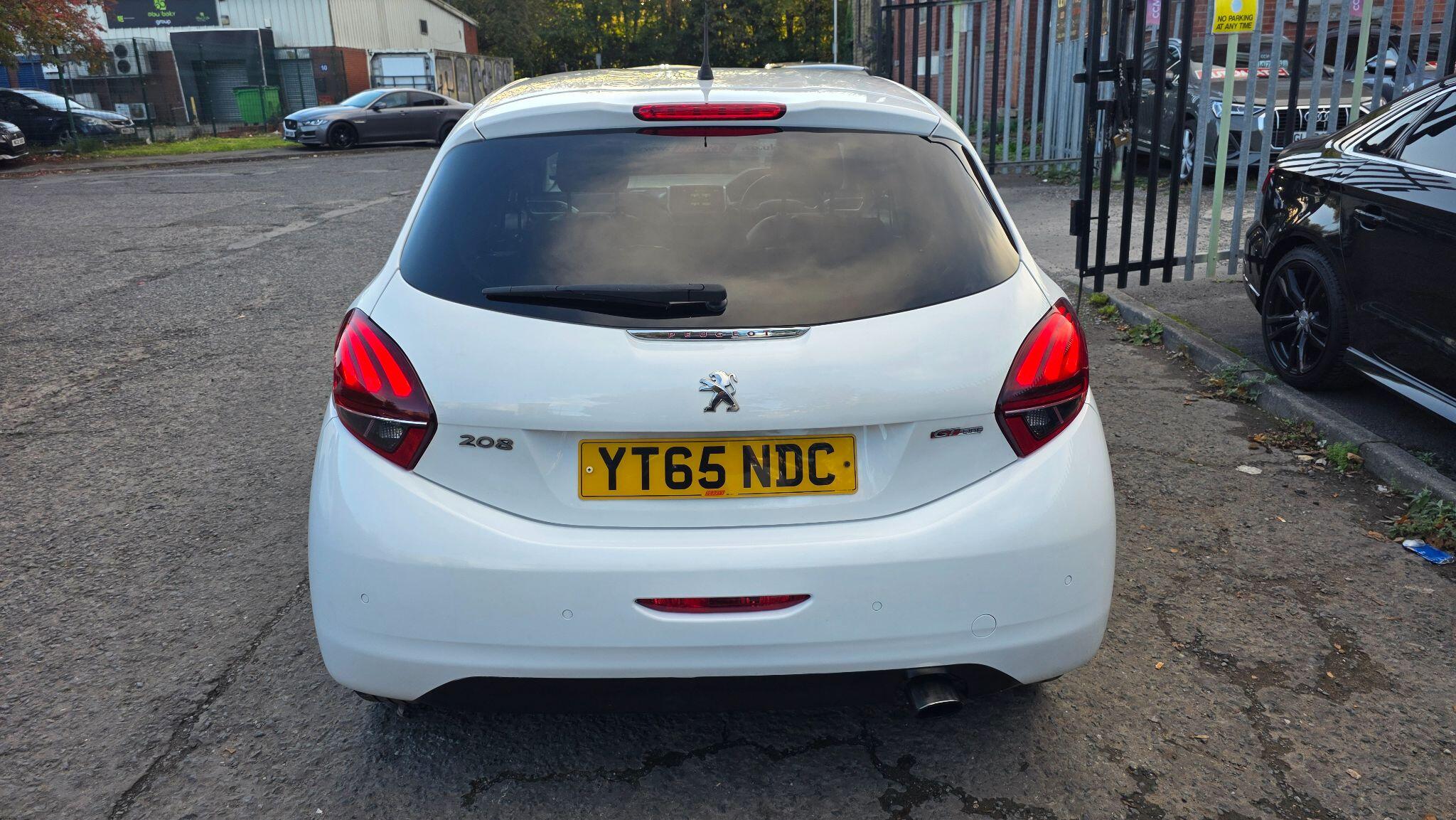 Peugeot 208 - Image 13