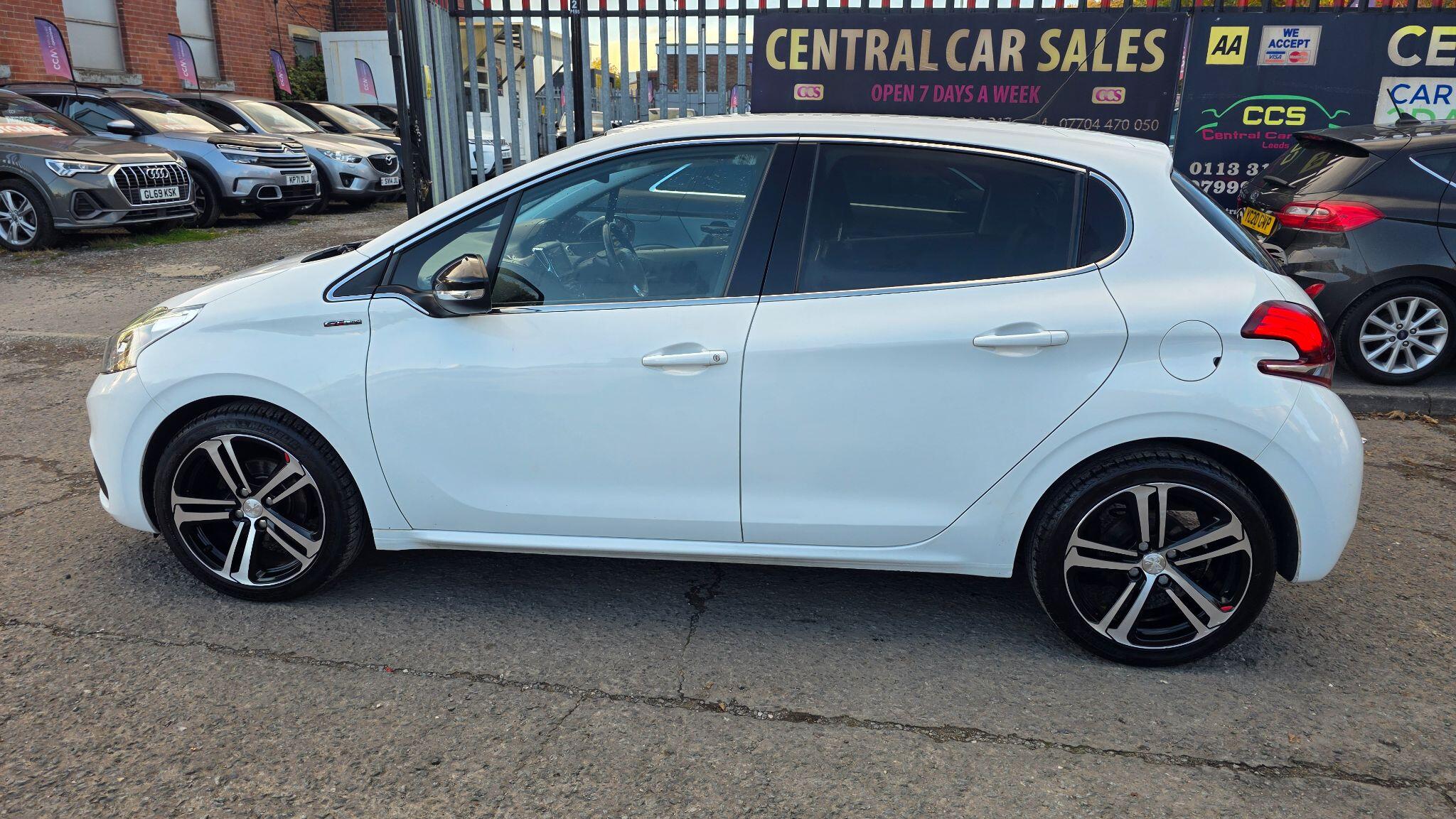 Peugeot 208 - Image 17