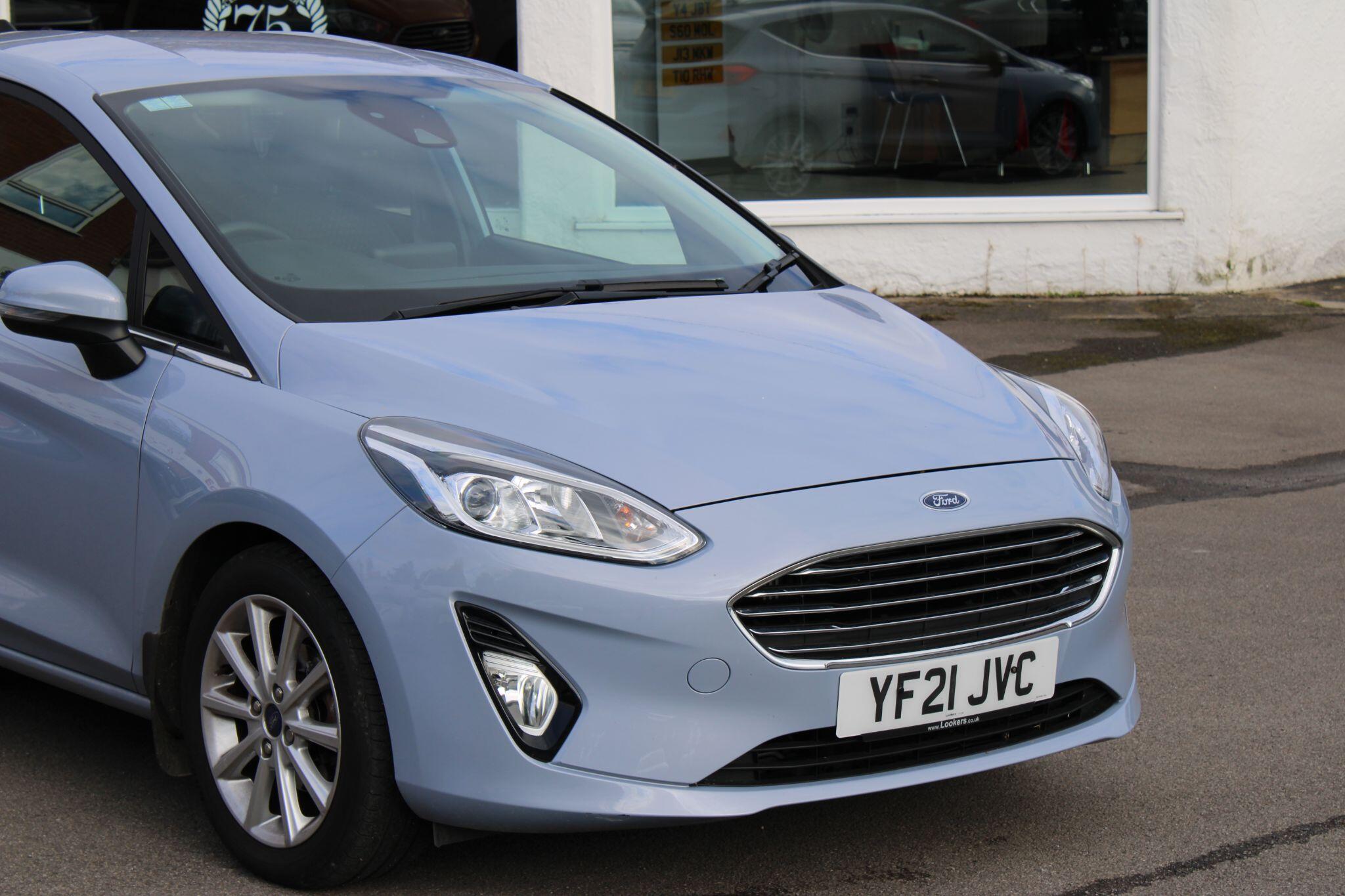 Ford Fiesta - Image 10