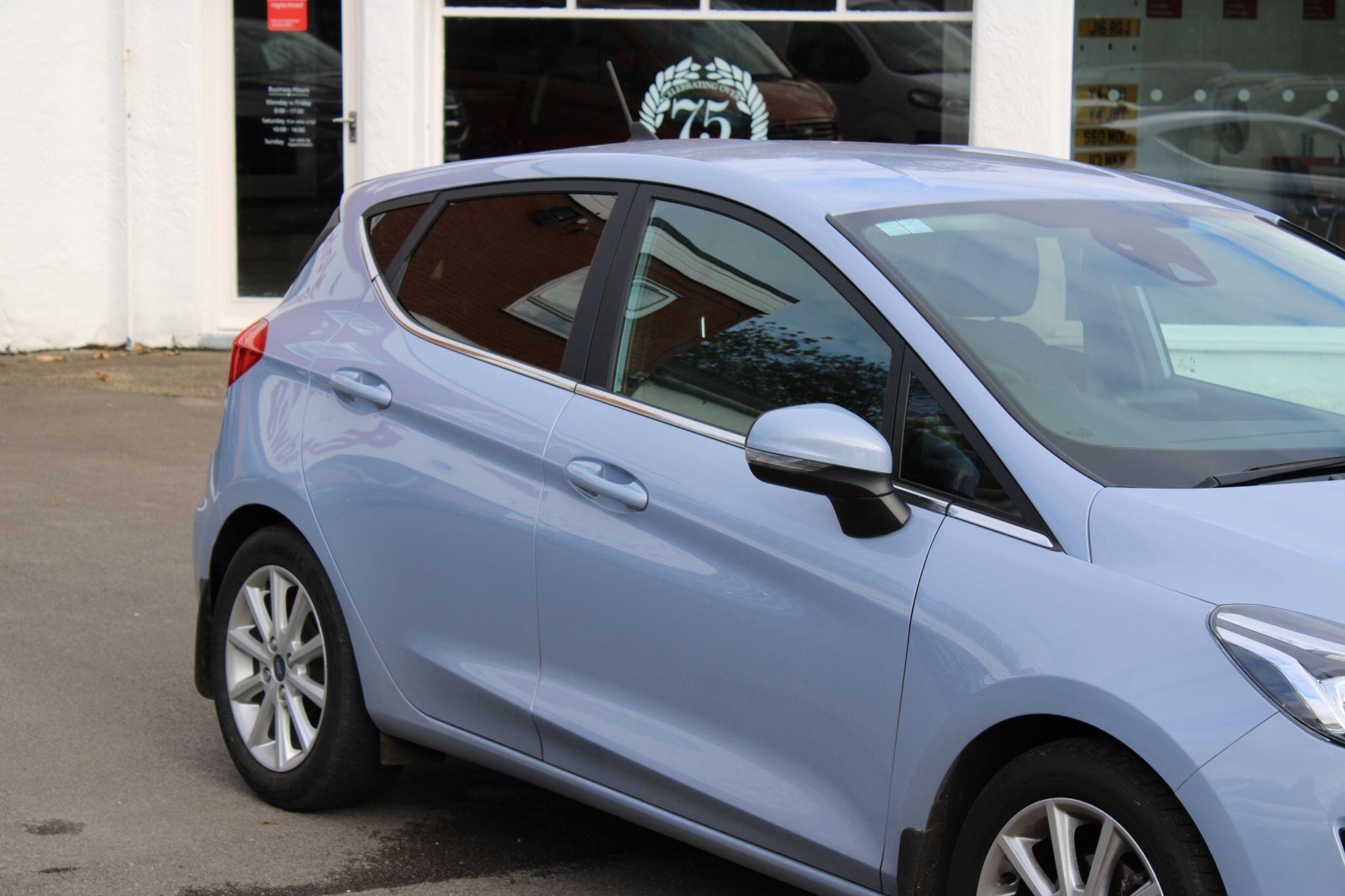 Ford Fiesta - Image 11