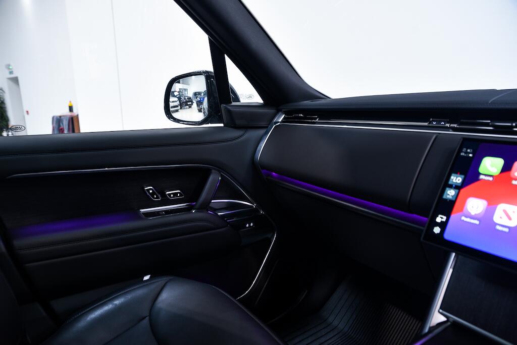 Land Rover Range Rover - Image 18