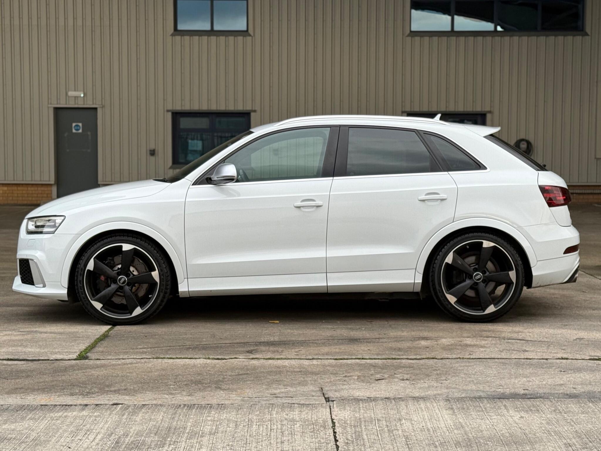 Audi RS Q3 - Image 14