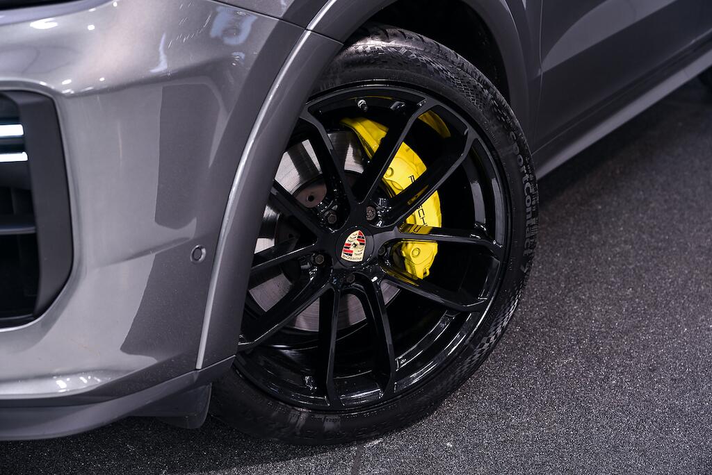 Porsche Cayenne - Image 9