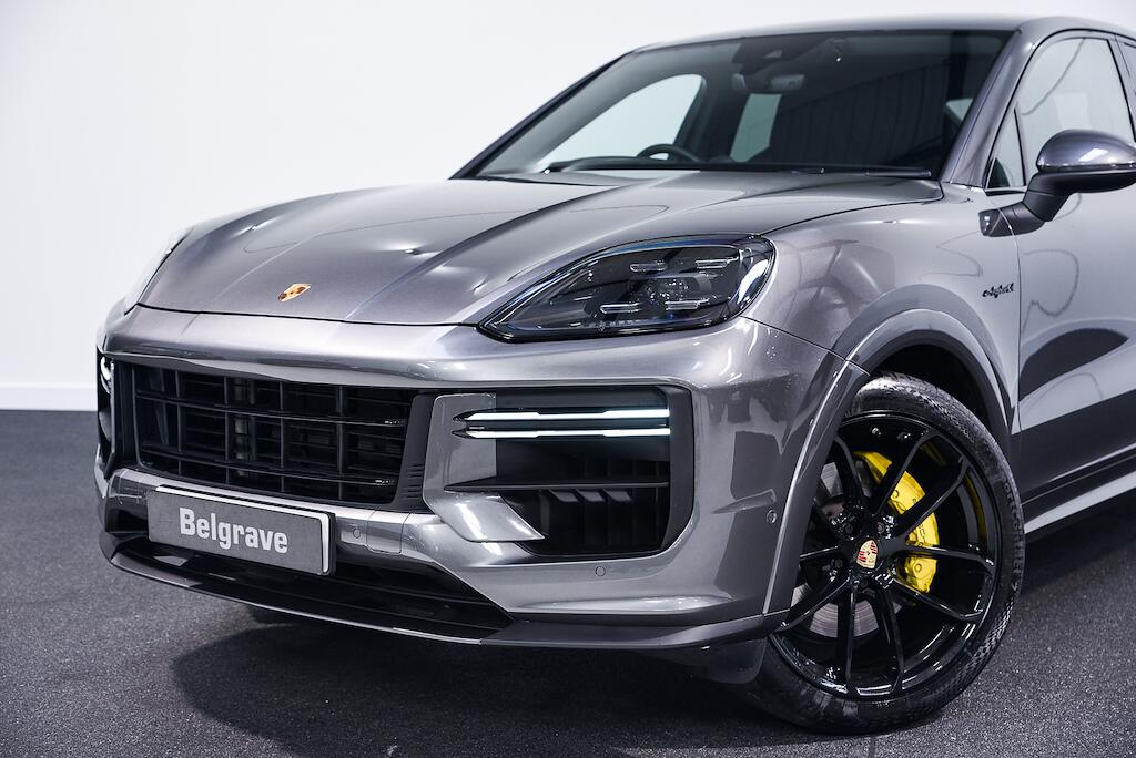 Porsche Cayenne - Image 11