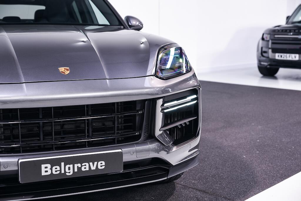 Porsche Cayenne - Image 14