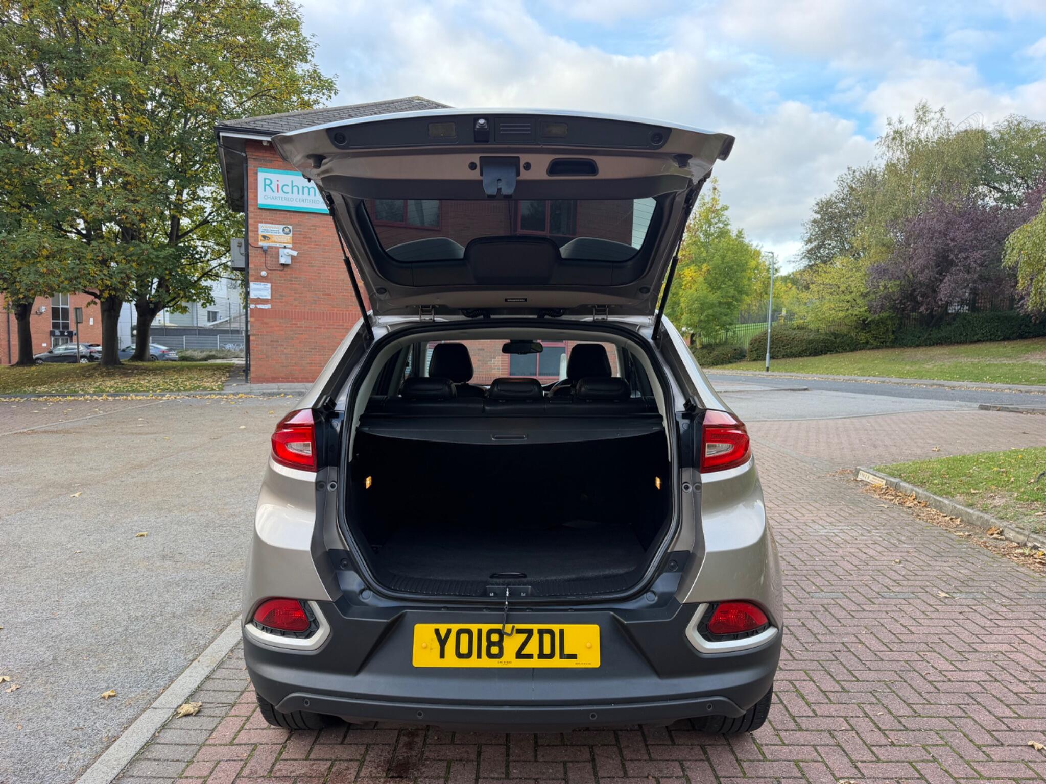 MG GS - Image 11