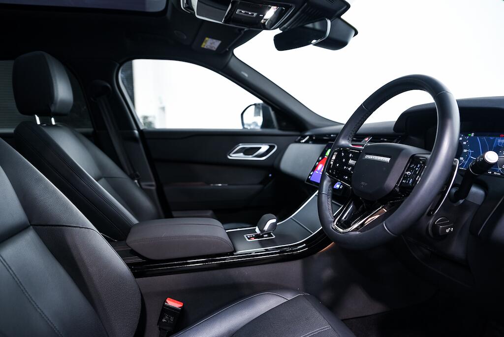Land Rover Range Rover Velar - Image 11