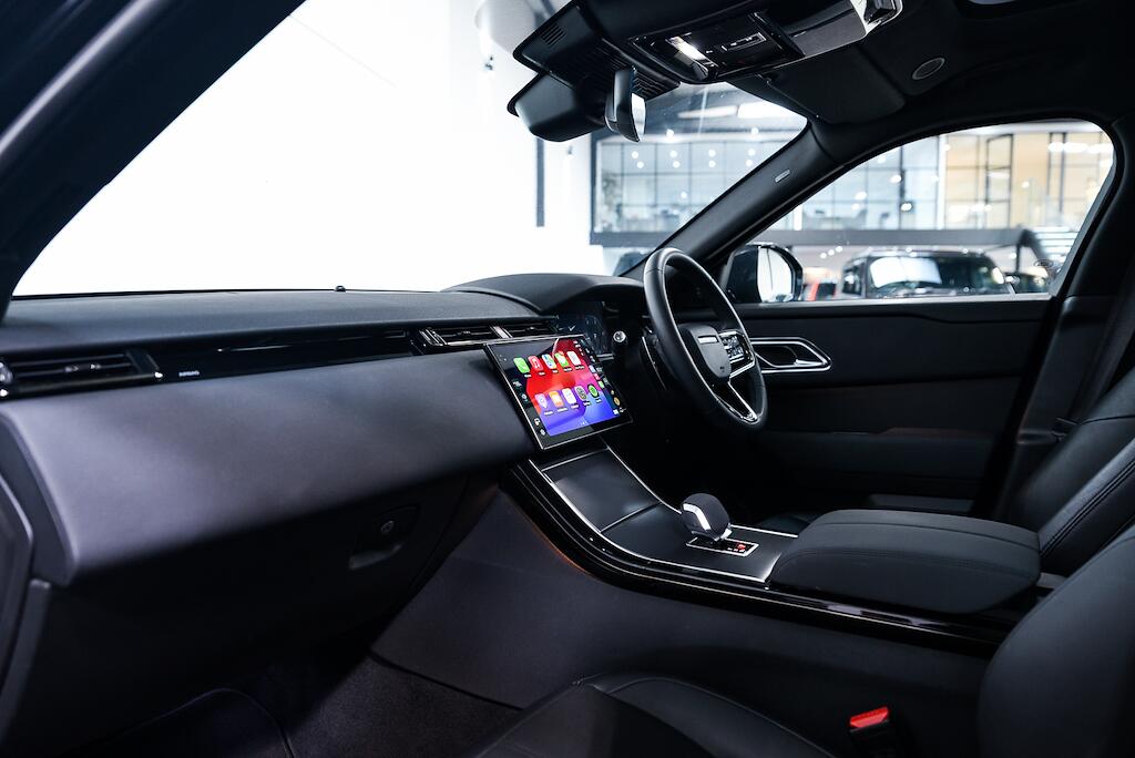 Land Rover Range Rover Velar - Image 13