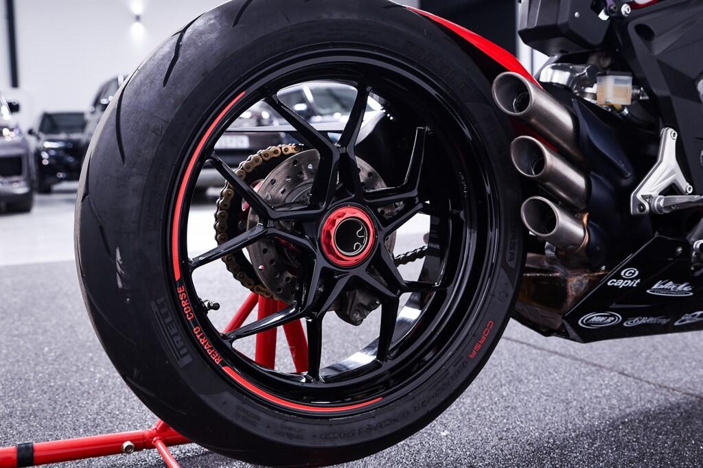 Mv Agusta F3 675 - Image 16