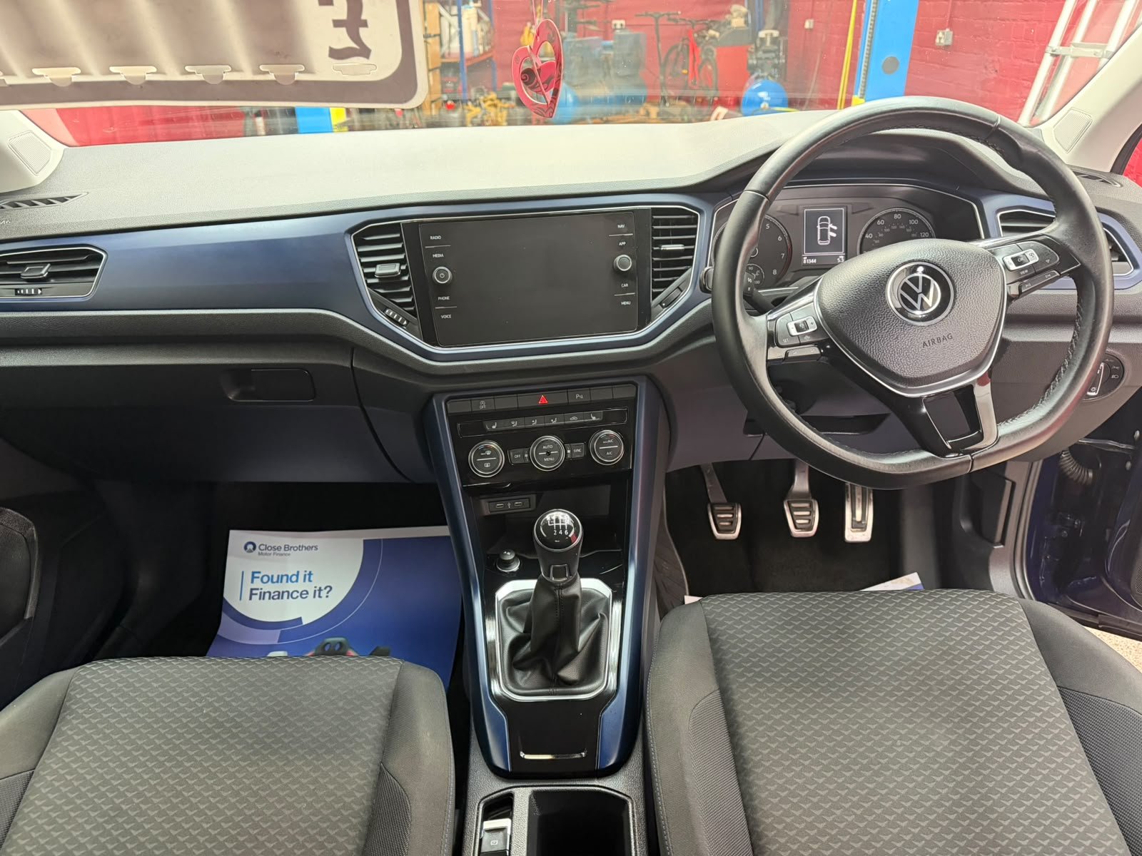 Volkswagen T-Roc - Image 7