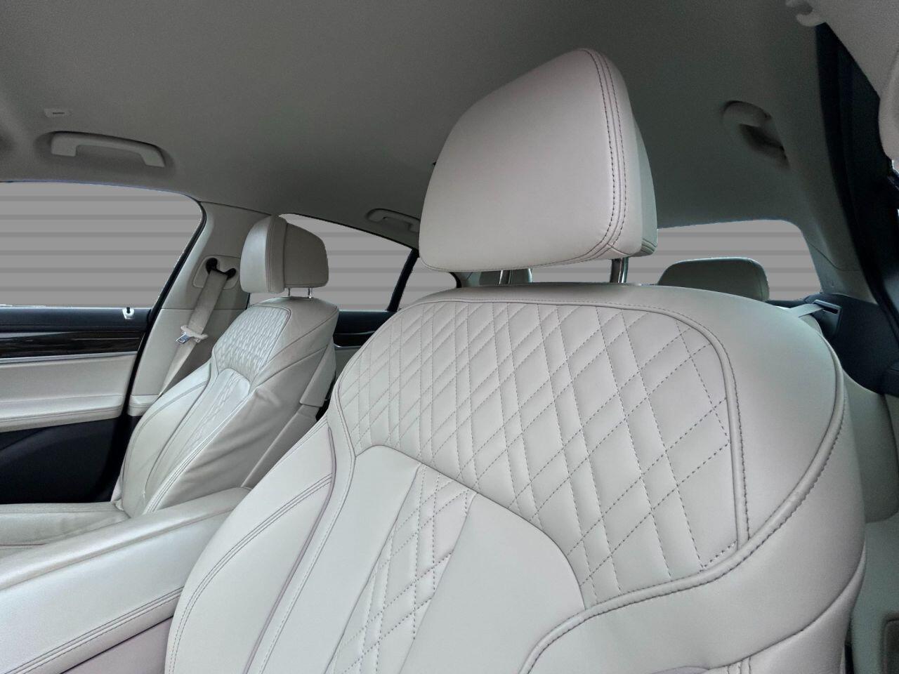 BMW 7 Series - Image 14