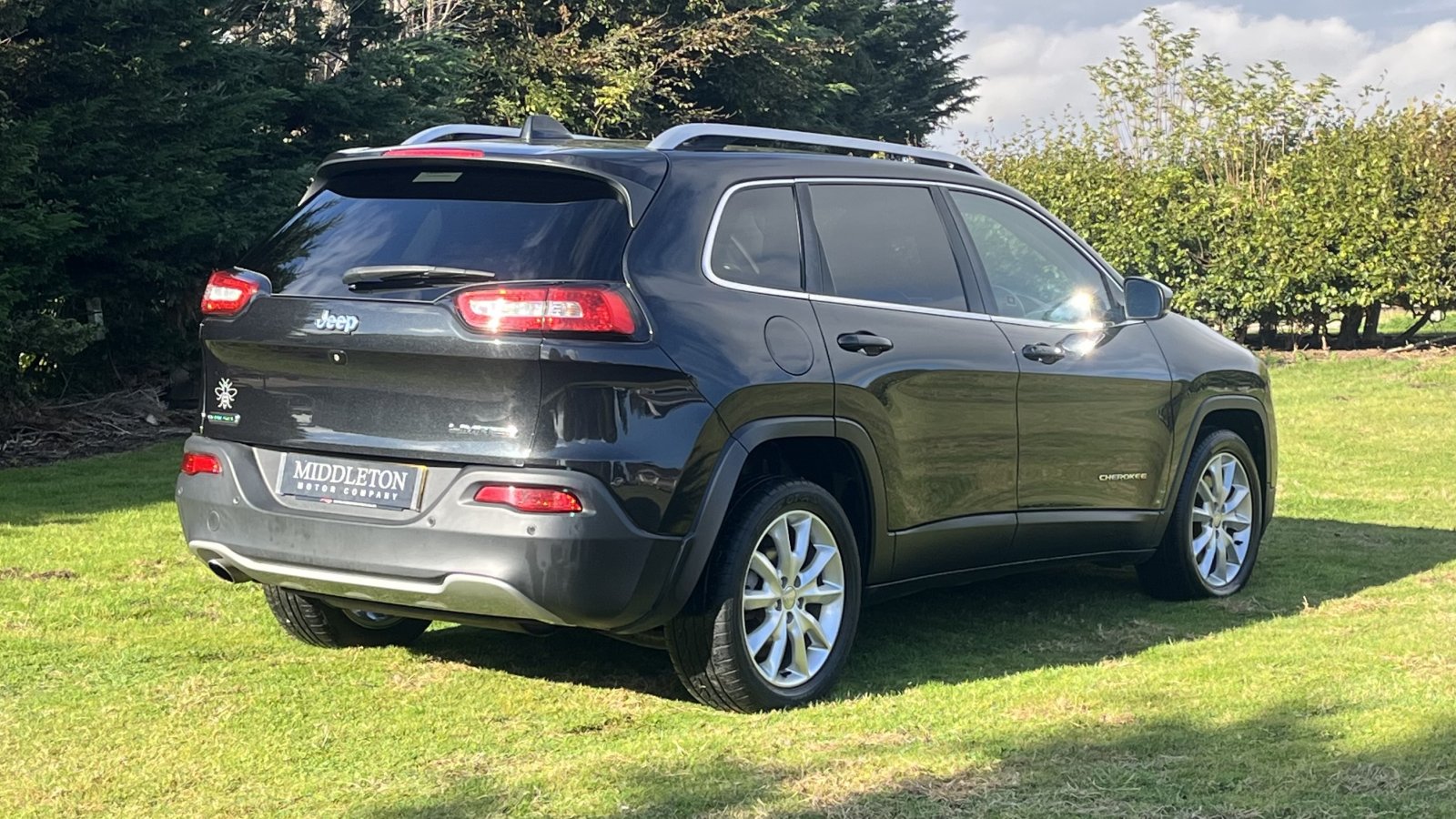 Jeep Cherokee - Image 16