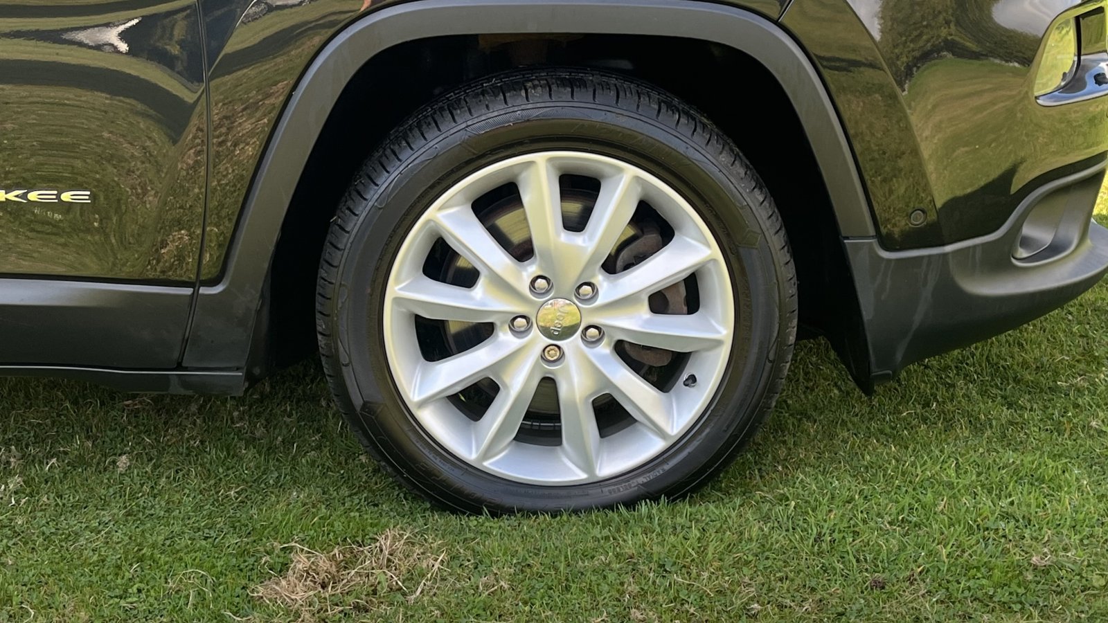Jeep Cherokee - Image 20