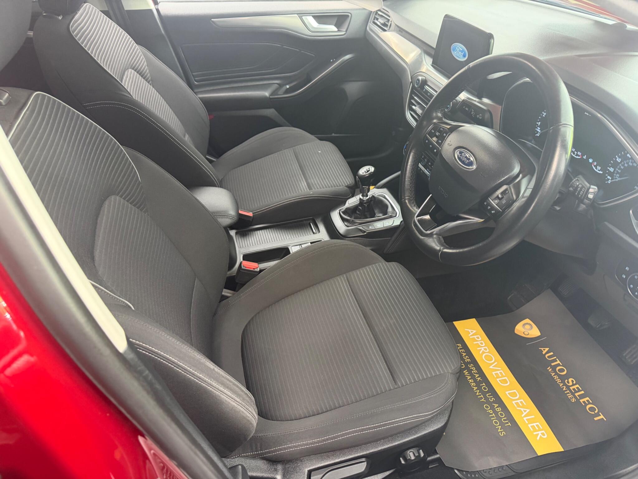 Ford Focus - Image 19