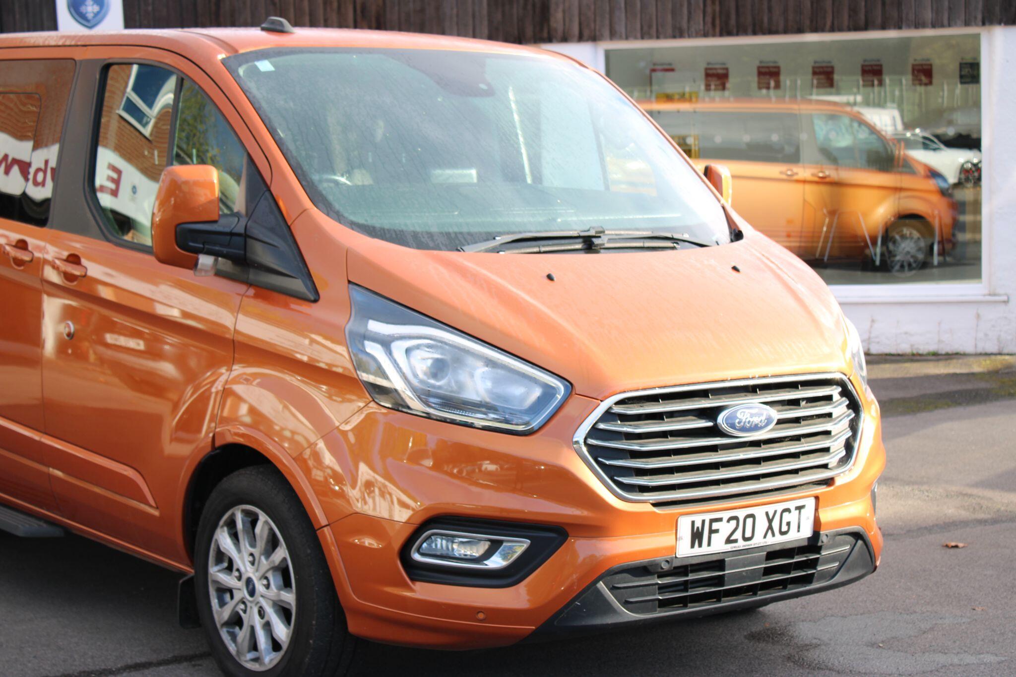 Ford TOURNEO CUSTOM - Image 16