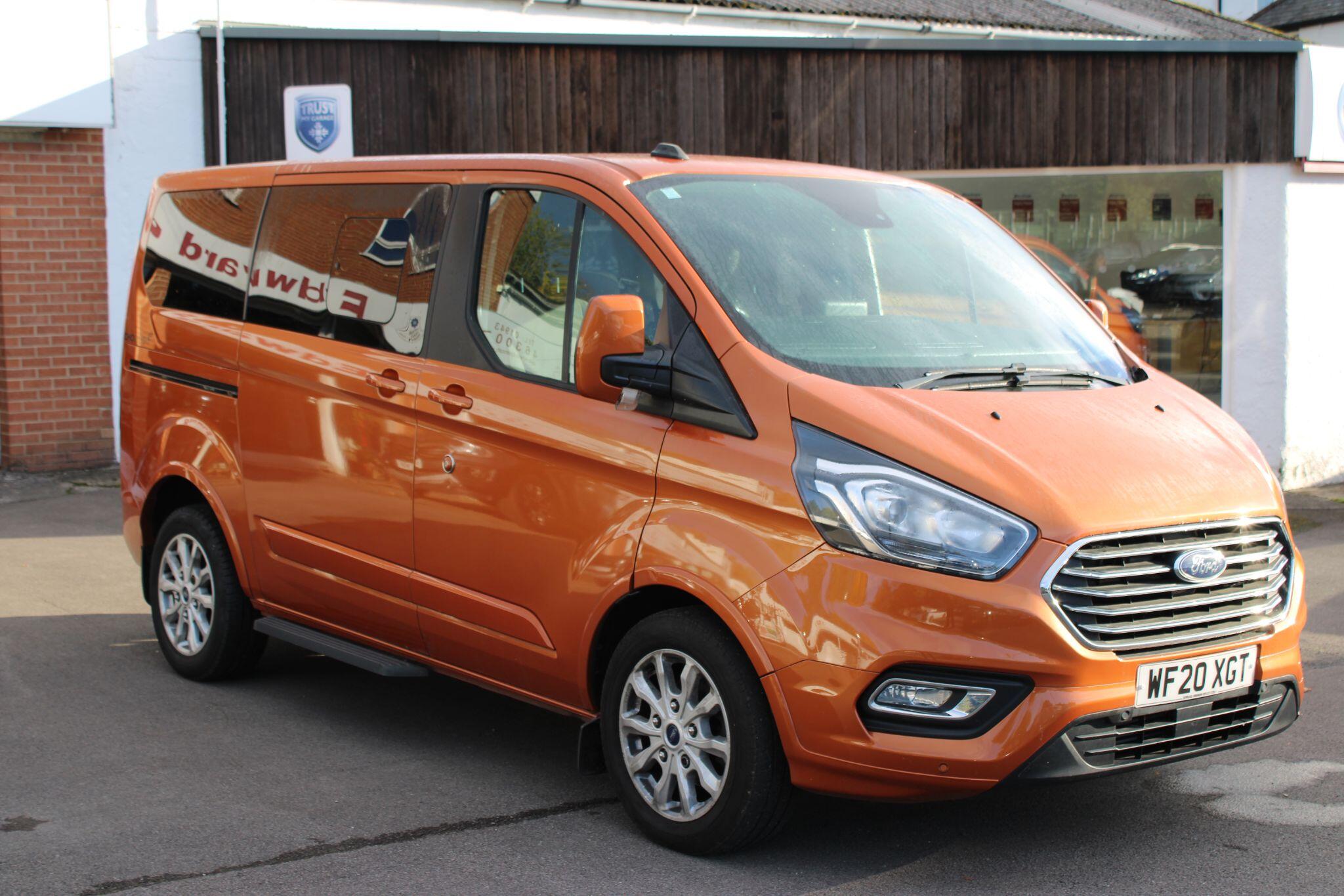 Ford TOURNEO CUSTOM - Image 18