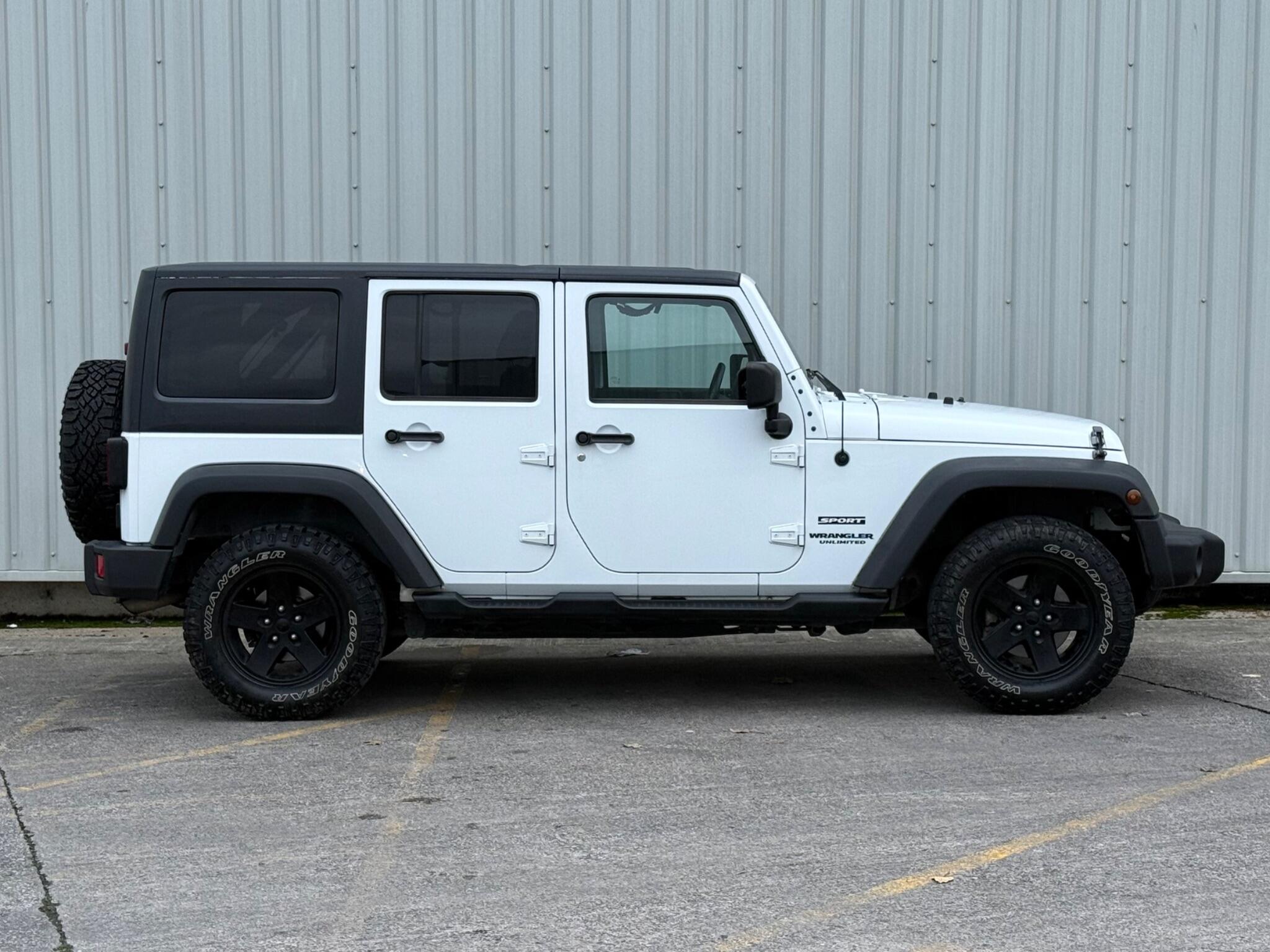 Jeep Wrangler - Image 12