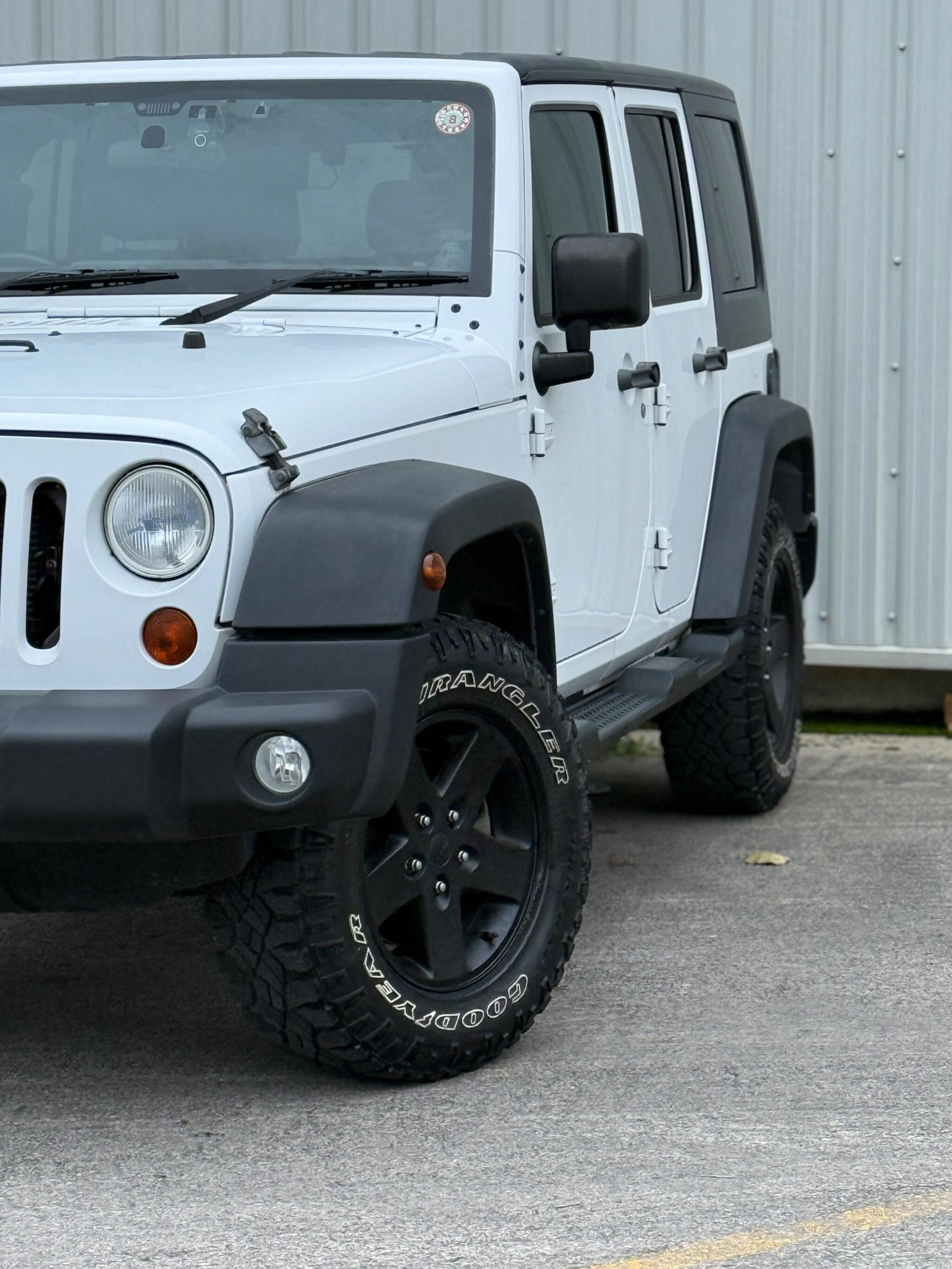 Jeep Wrangler - Image 18