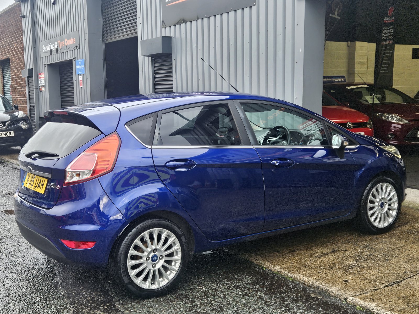 Ford Fiesta - Image 10