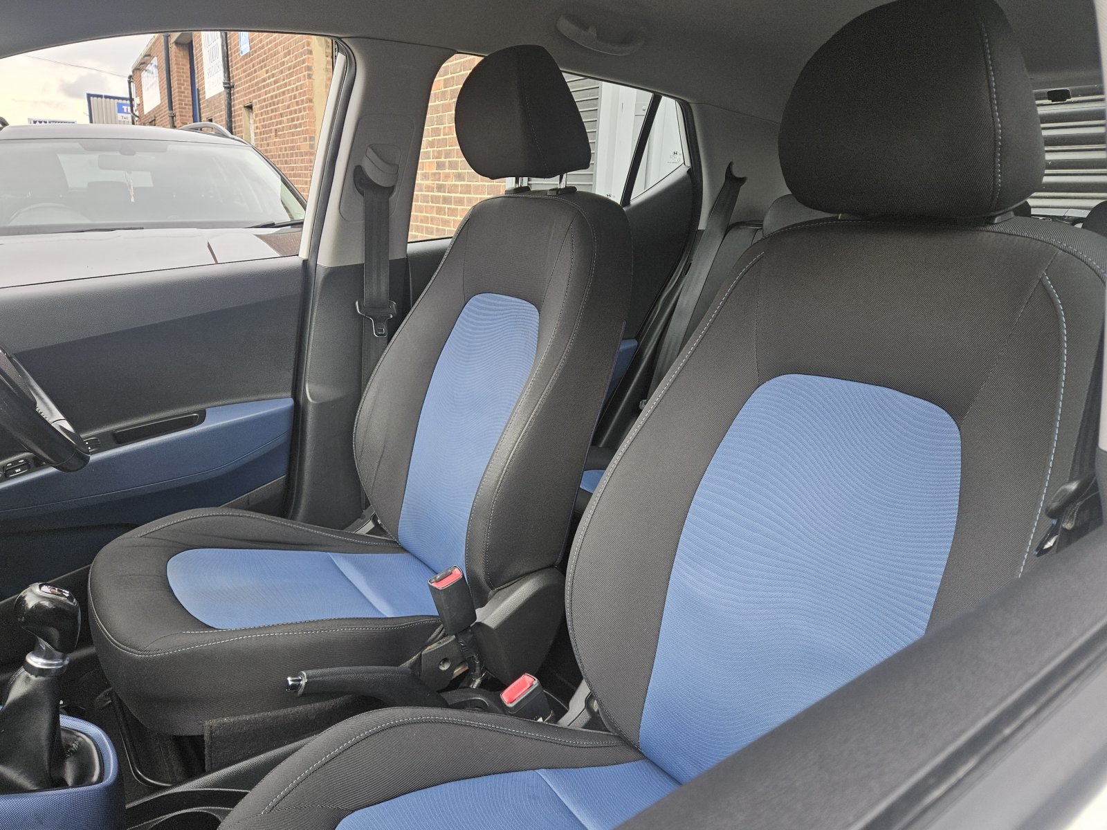 Hyundai i10 - Image 19