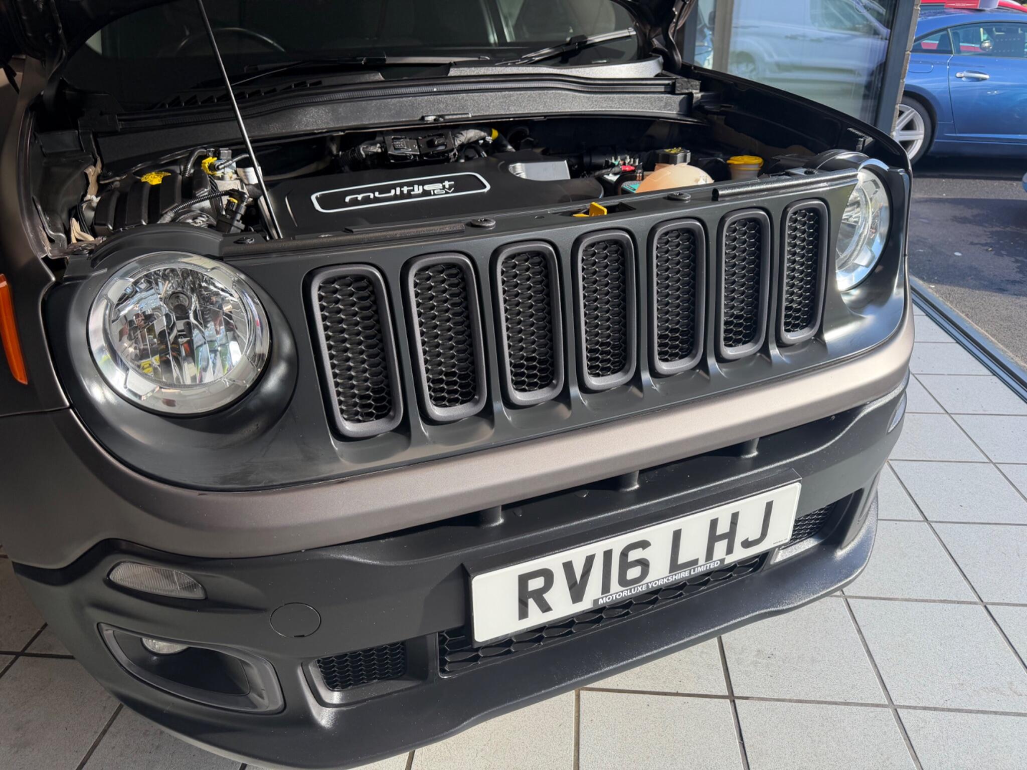 Jeep Renegade - Image 19